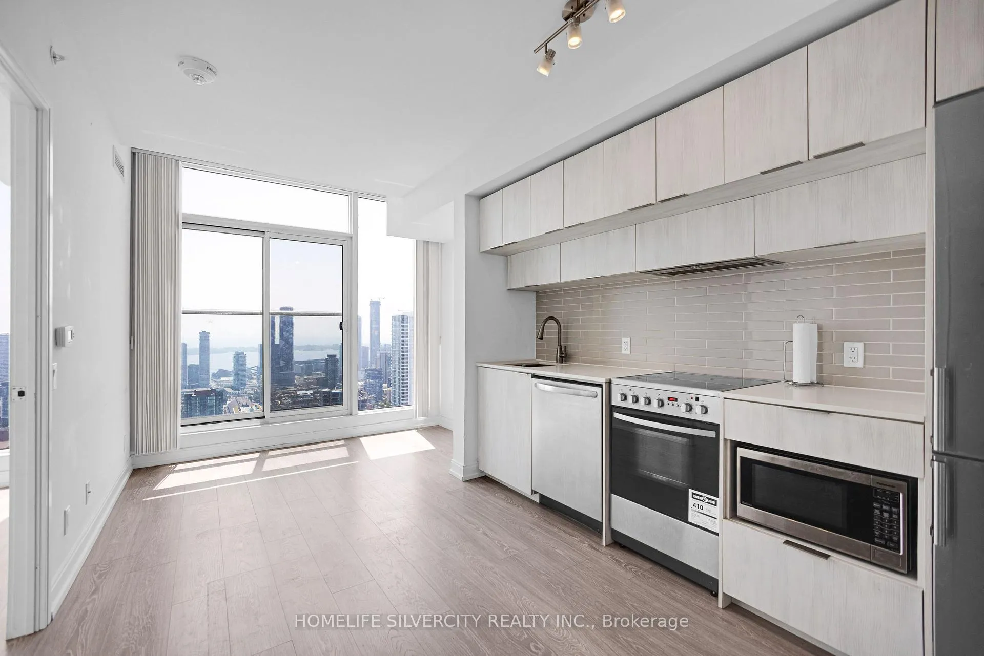 Photo 14 of Unit Ph8, 181 Dundas Street E, Toronto, Moss Park — HOMEH