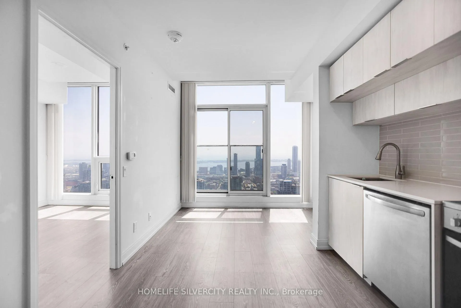 Photo 15 of Unit Ph8, 181 Dundas Street E, Toronto, Moss Park — HOMEH