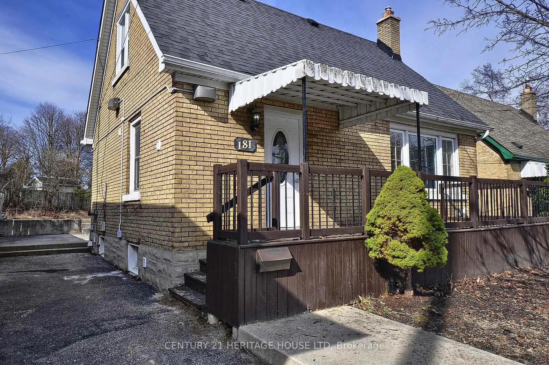 Photo 4 of 181 Highland Road E, Kitchener — HOMEH