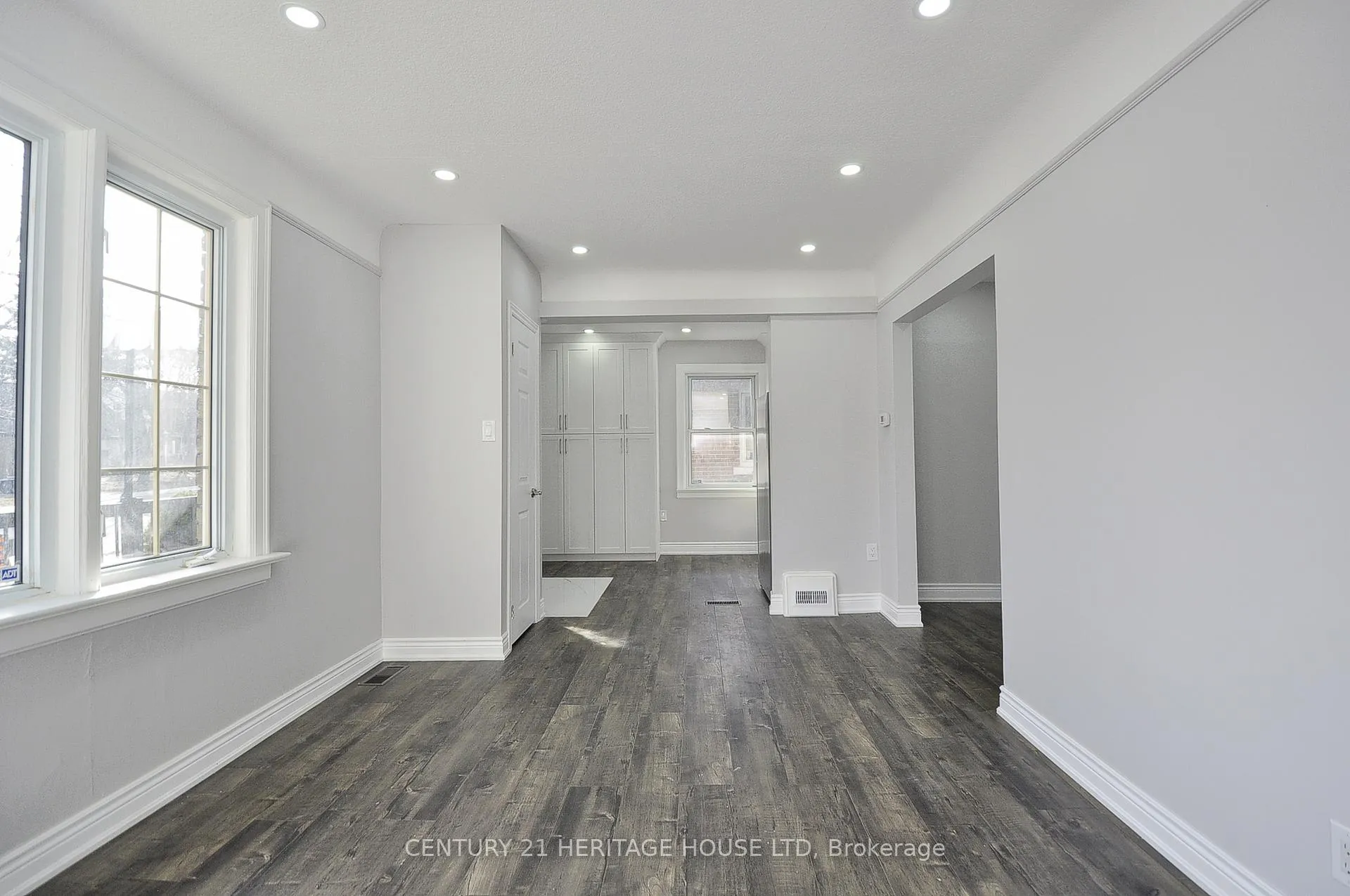 Photo 11 of 181 Highland Road E, Kitchener — HOMEH
