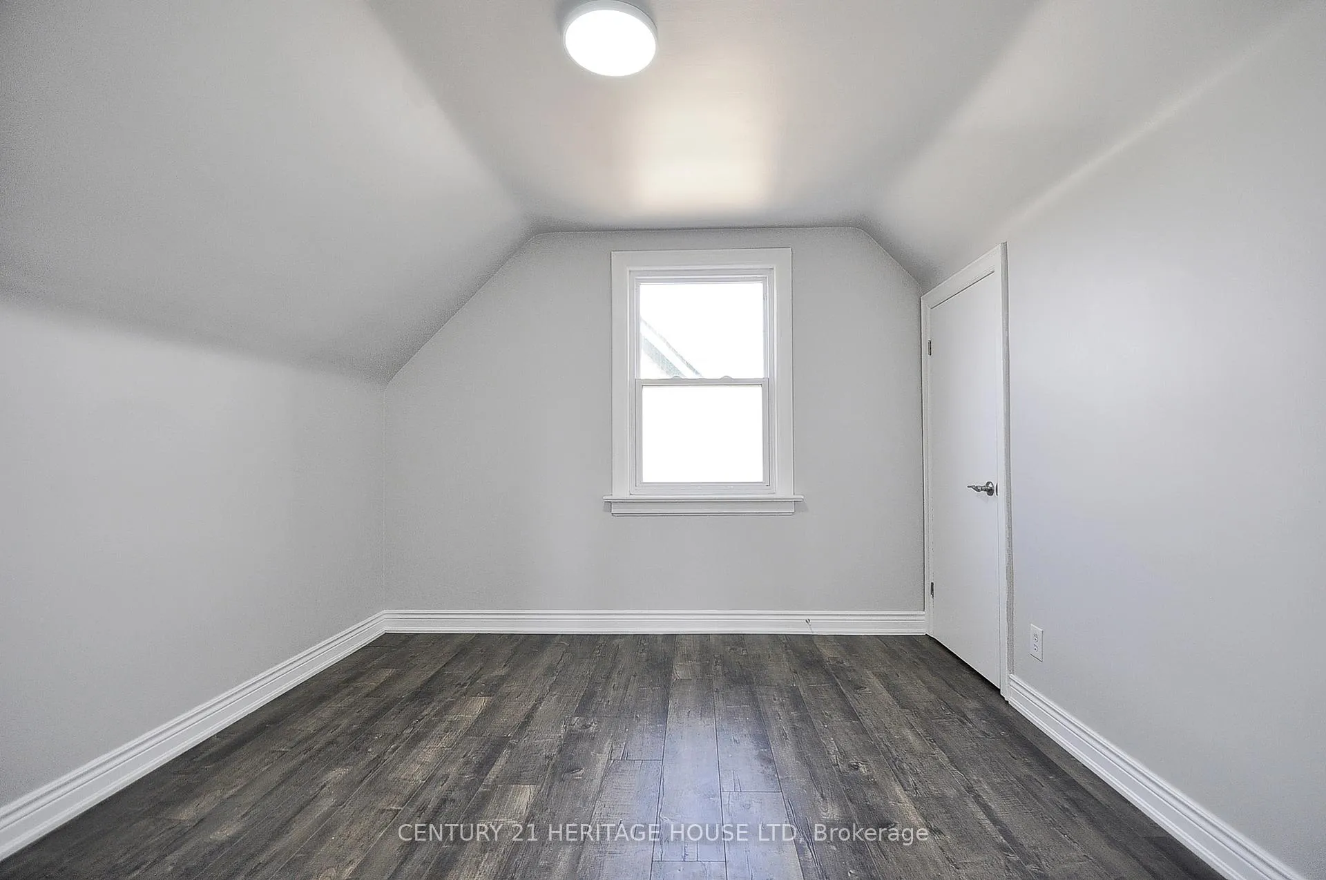 Photo 16 of 181 Highland Road E, Kitchener — HOMEH