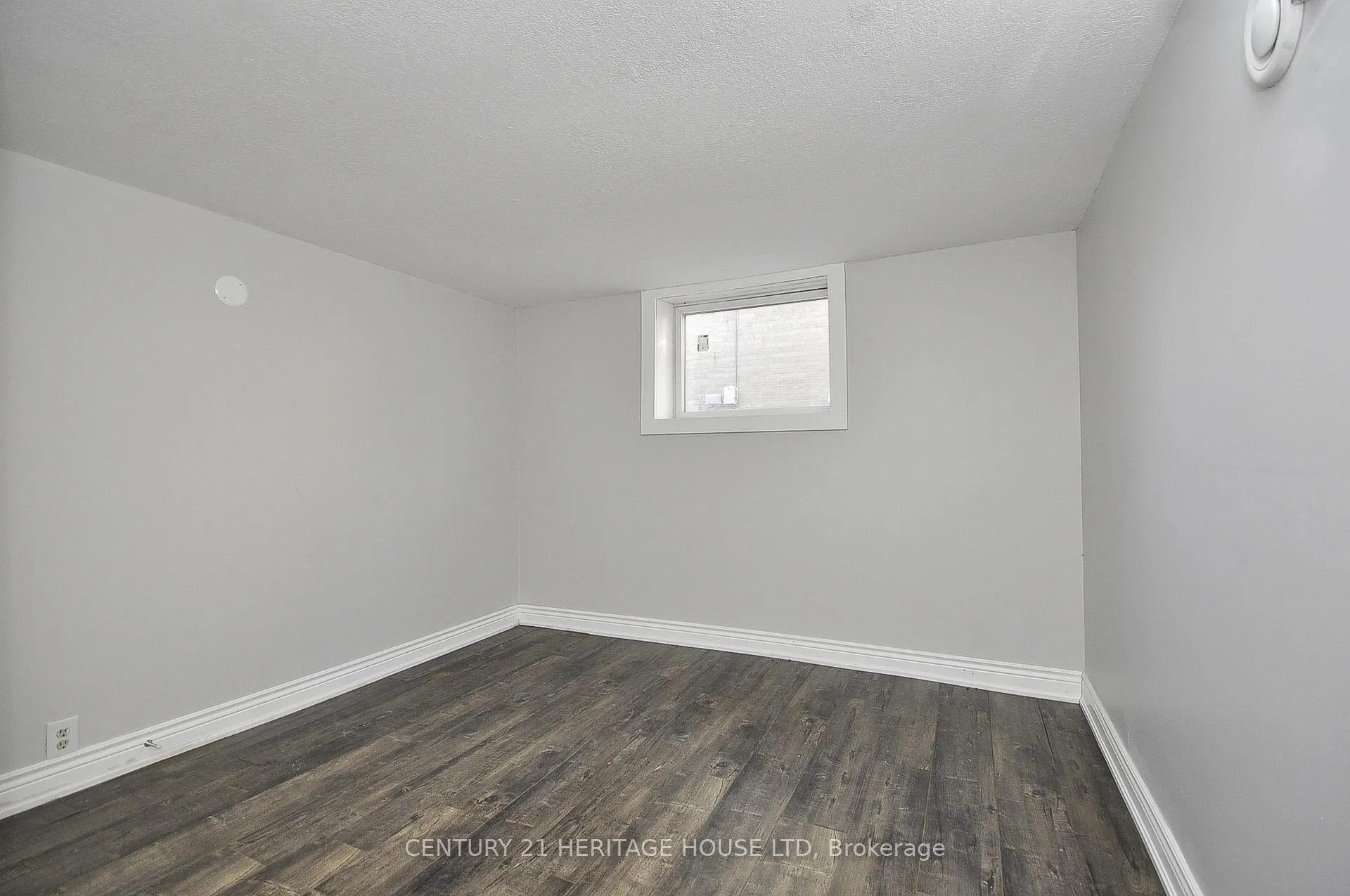 Photo 23 of 181 Highland Road E, Kitchener — HOMEH