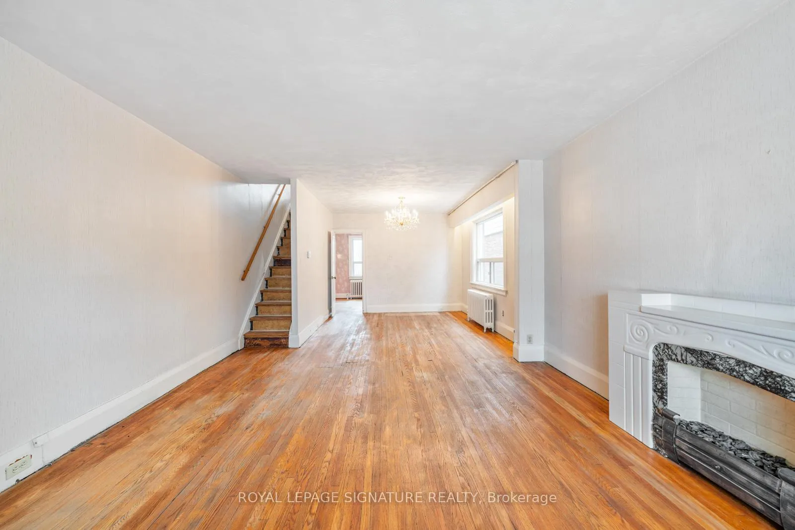 Photo 4 of 15 Marlow Avenue, Toronto, Danforth Village-East York — HOMEH