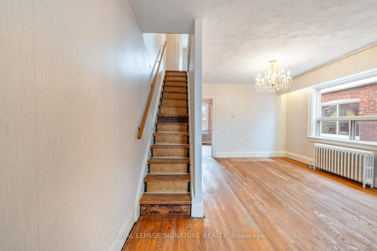 Photo 11 of 15 Marlow Avenue, Toronto, Danforth Village-East York — HOMEH