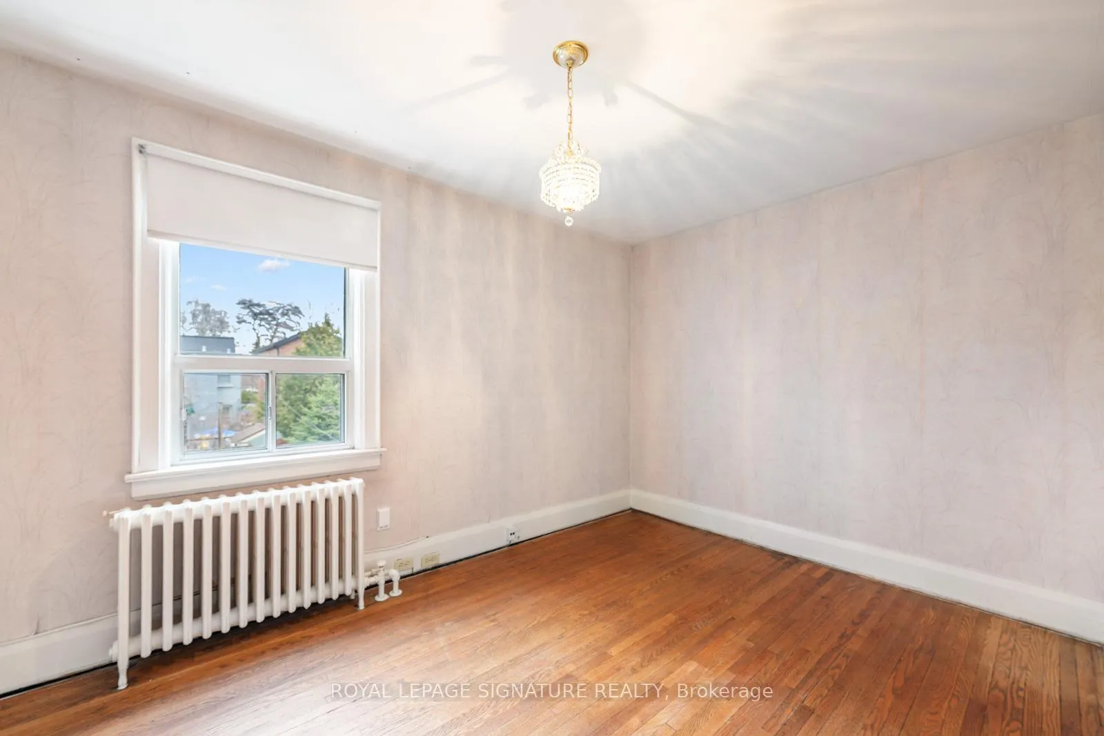 Photo 12 of 15 Marlow Avenue, Toronto, Danforth Village-East York — HOMEH