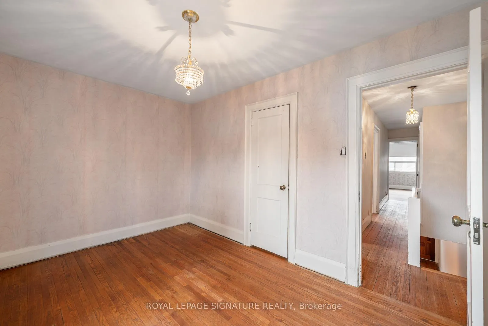 Photo 14 of 15 Marlow Avenue, Toronto, Danforth Village-East York — HOMEH
