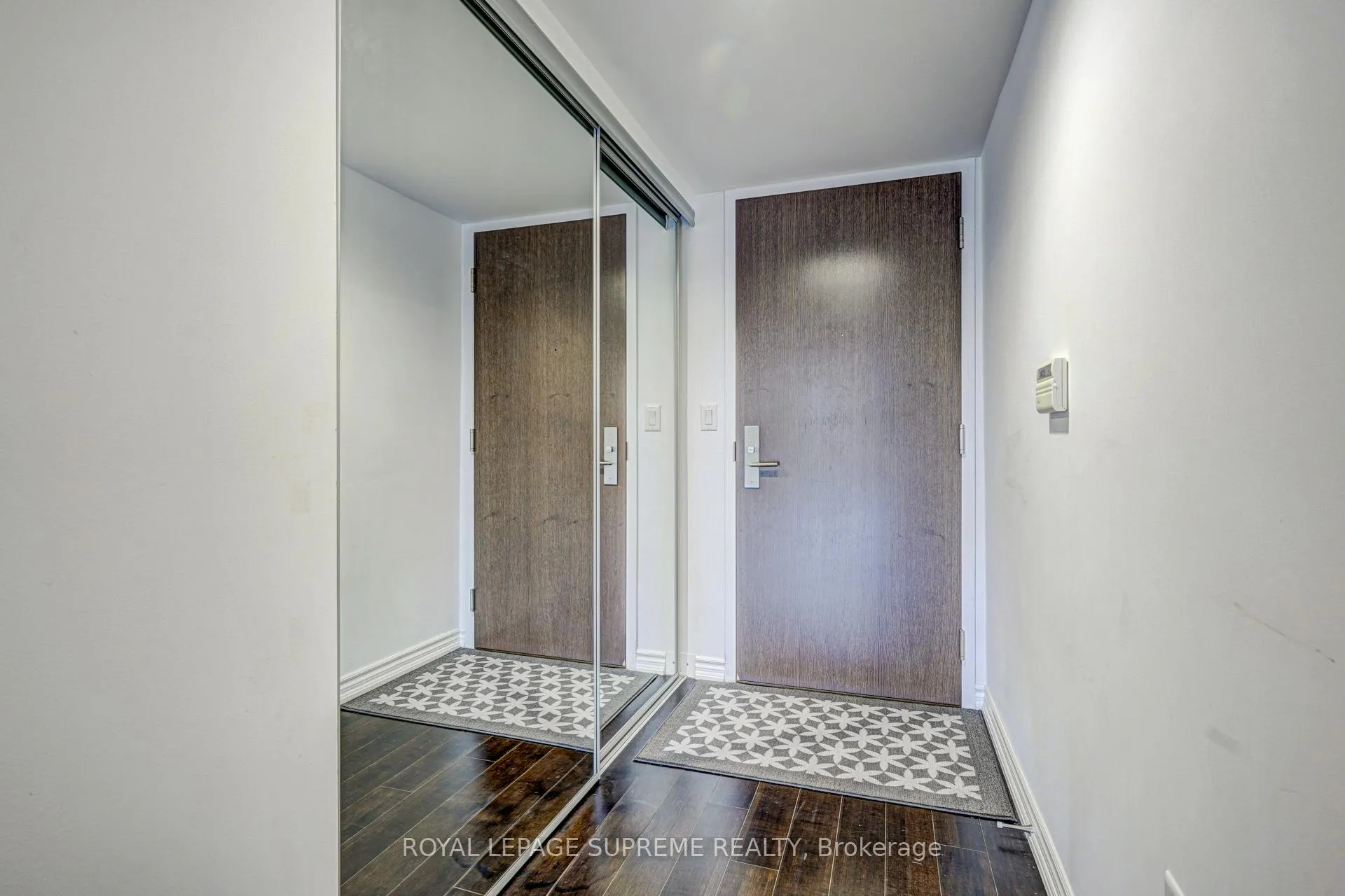 Photo 3 of Unit 1122, 386 Yonge Street, Toronto, Bay Street Corridor — HOMEH