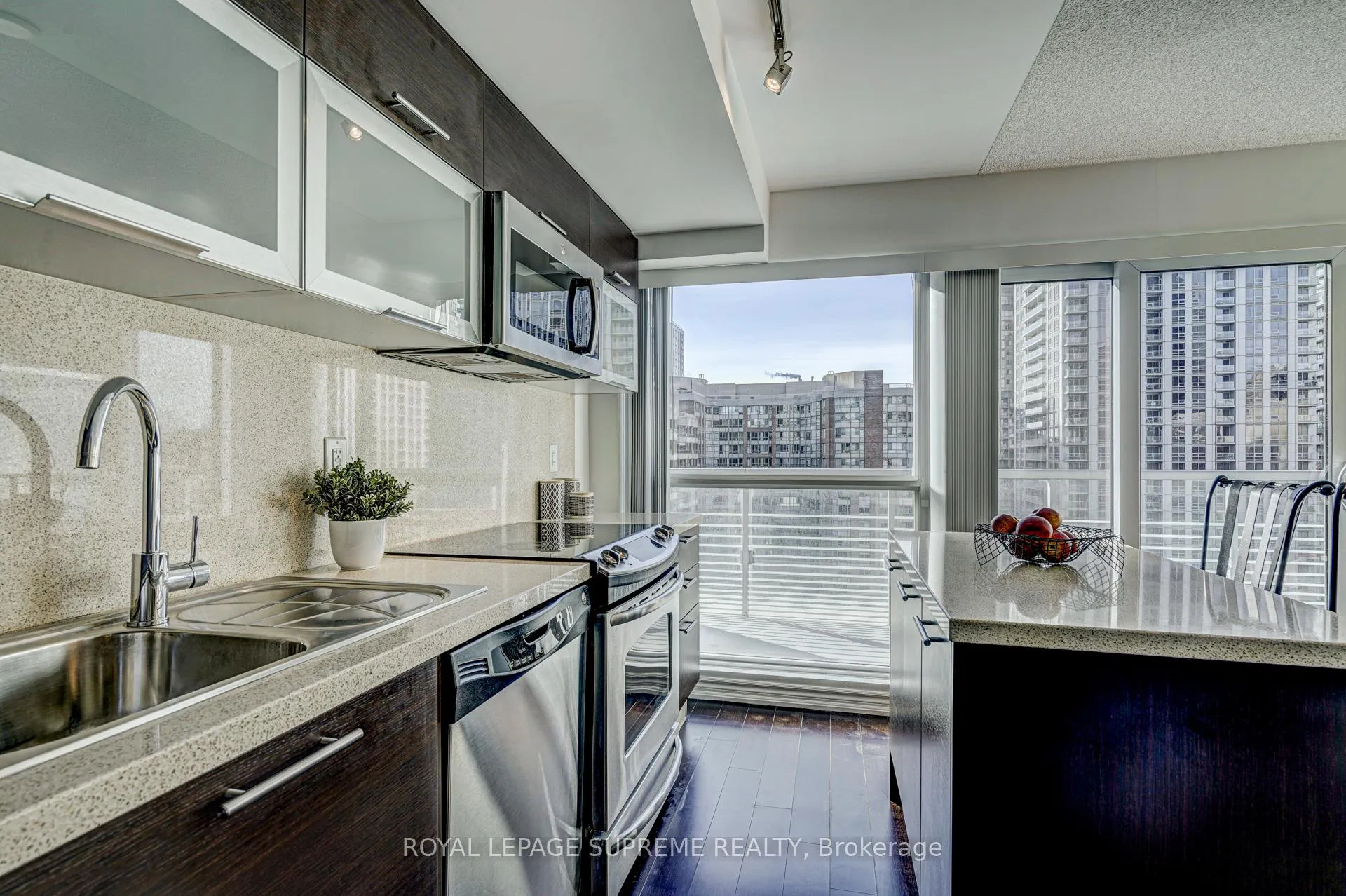 Photo 11 of Unit 1122, 386 Yonge Street, Toronto, Bay Street Corridor — HOMEH