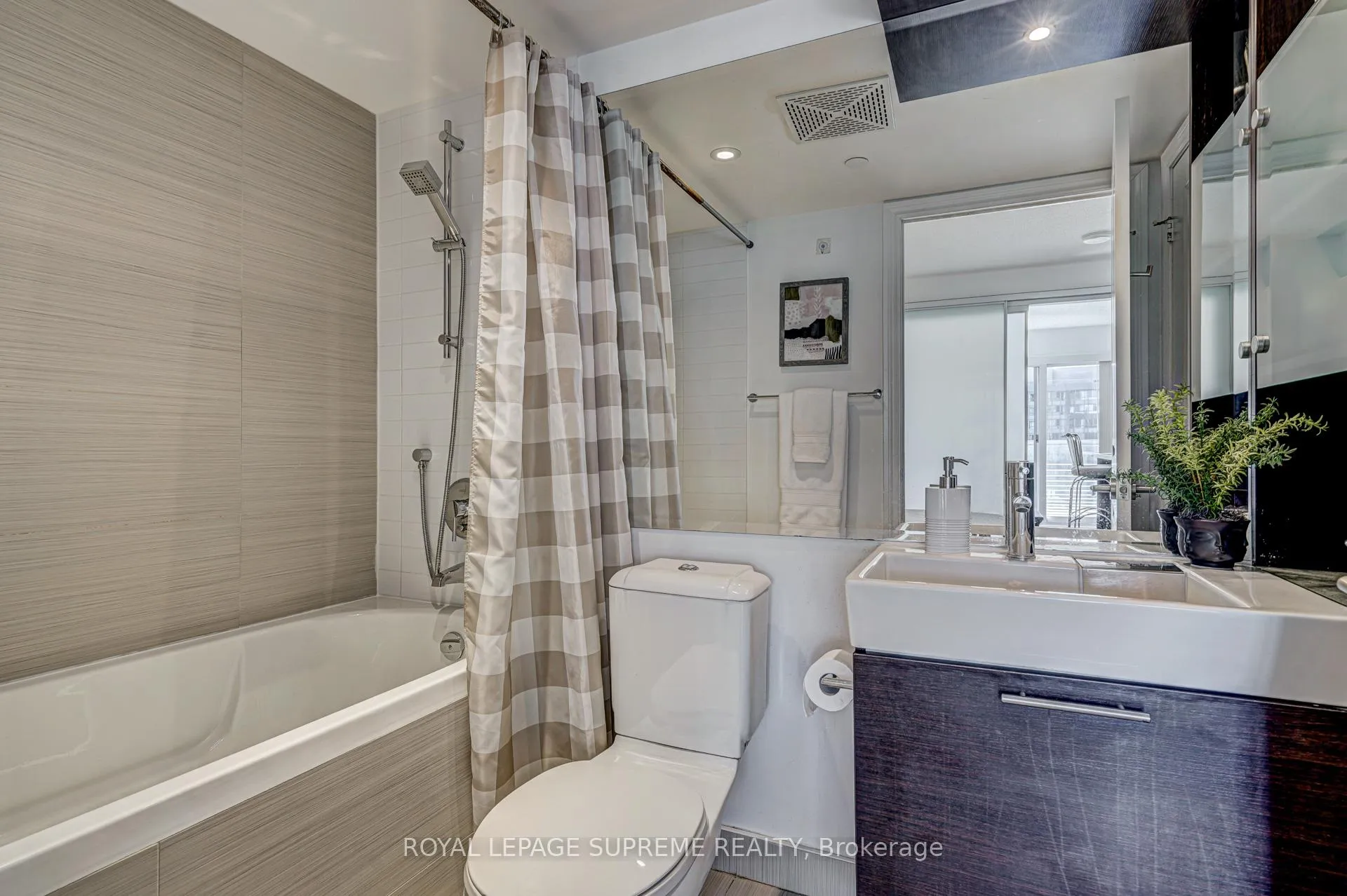 Photo 17 of Unit 1122, 386 Yonge Street, Toronto, Bay Street Corridor — HOMEH