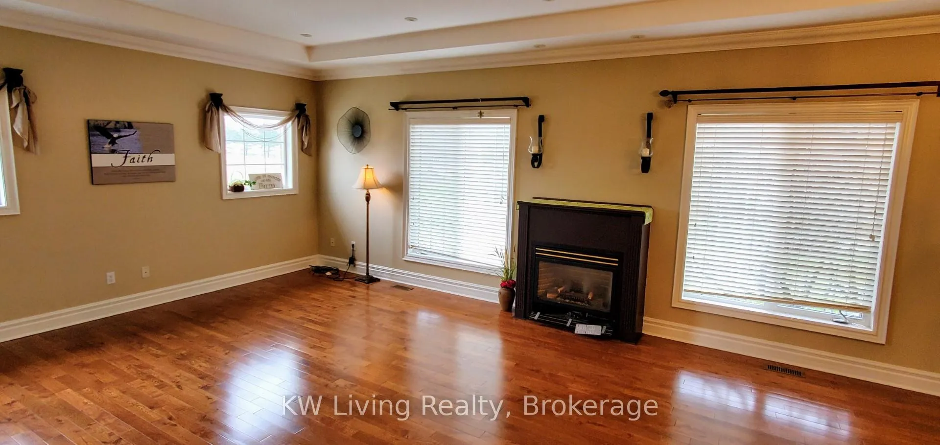 Photo 3 of 3751 19th Avenue, Markham, Victoria Square — HOMEH