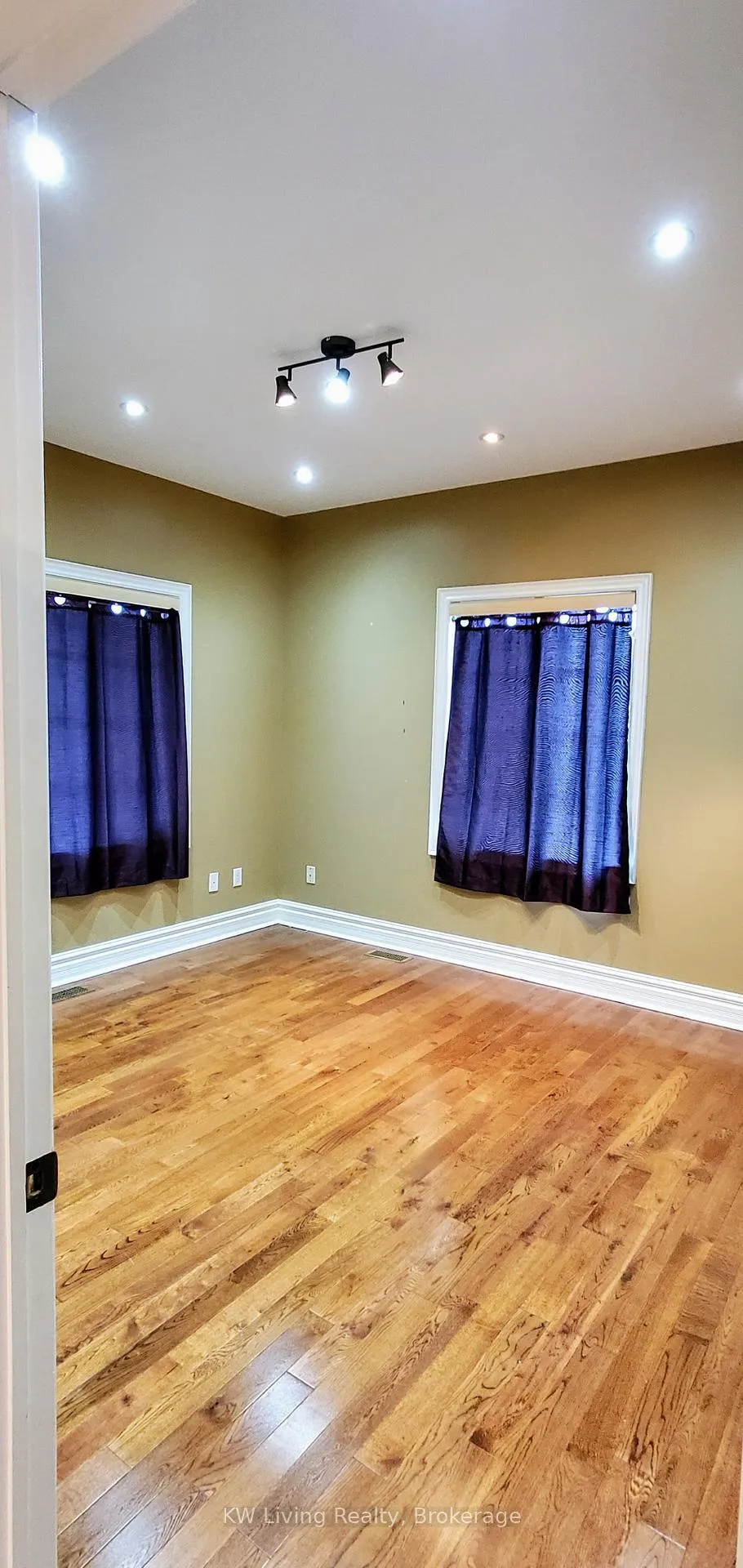 Photo 4 of 3751 19th Avenue, Markham, Victoria Square — HOMEH