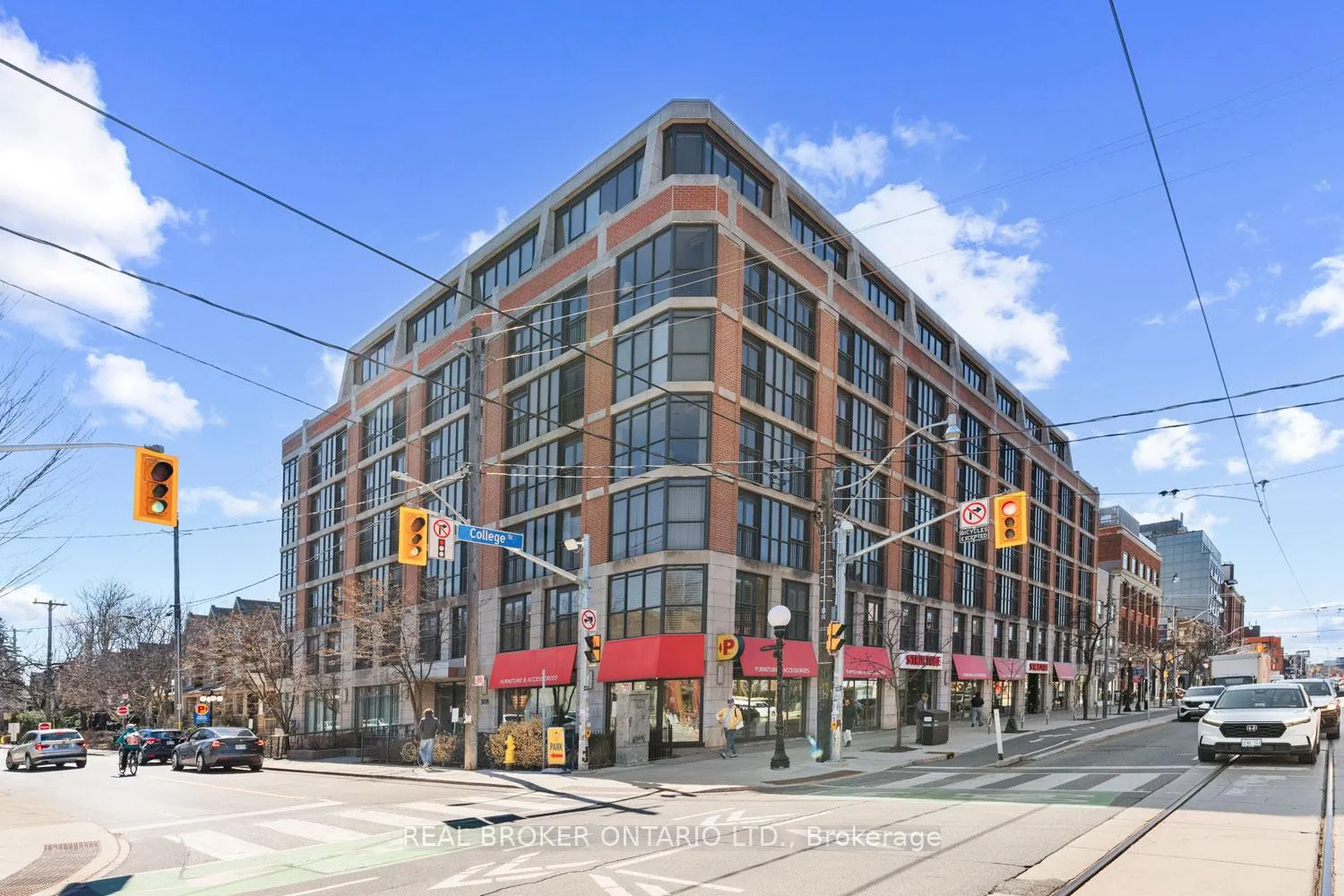 Photo 2 of Unit 204, 308 Palmerston Avenue, Toronto, Trinity-Bellwoods — HOMEH