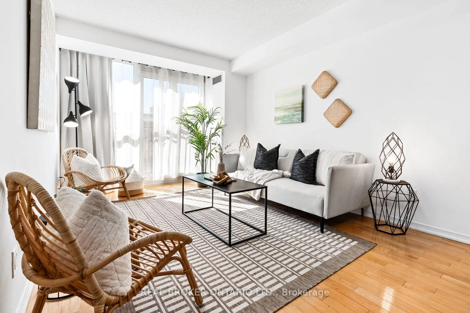 Photo 4 of Unit 204, 308 Palmerston Avenue, Toronto, Trinity-Bellwoods — HOMEH