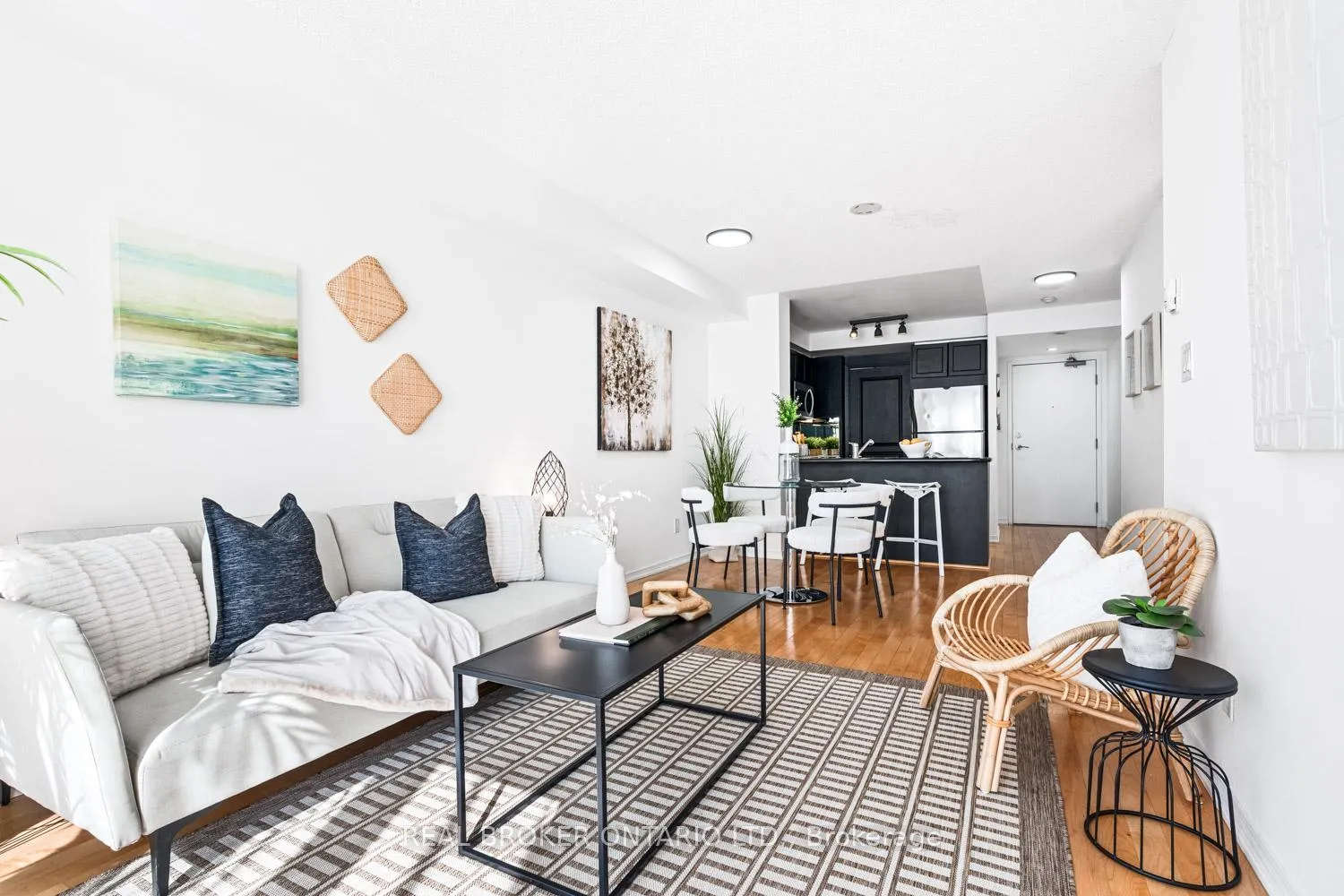 Photo 7 of Unit 204, 308 Palmerston Avenue, Toronto, Trinity-Bellwoods — HOMEH