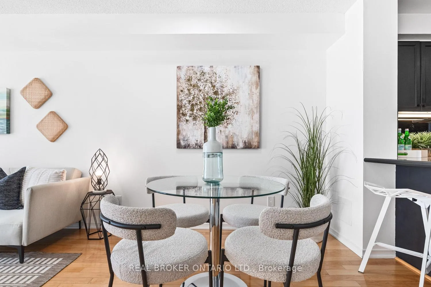 Photo 10 of Unit 204, 308 Palmerston Avenue, Toronto, Trinity-Bellwoods — HOMEH