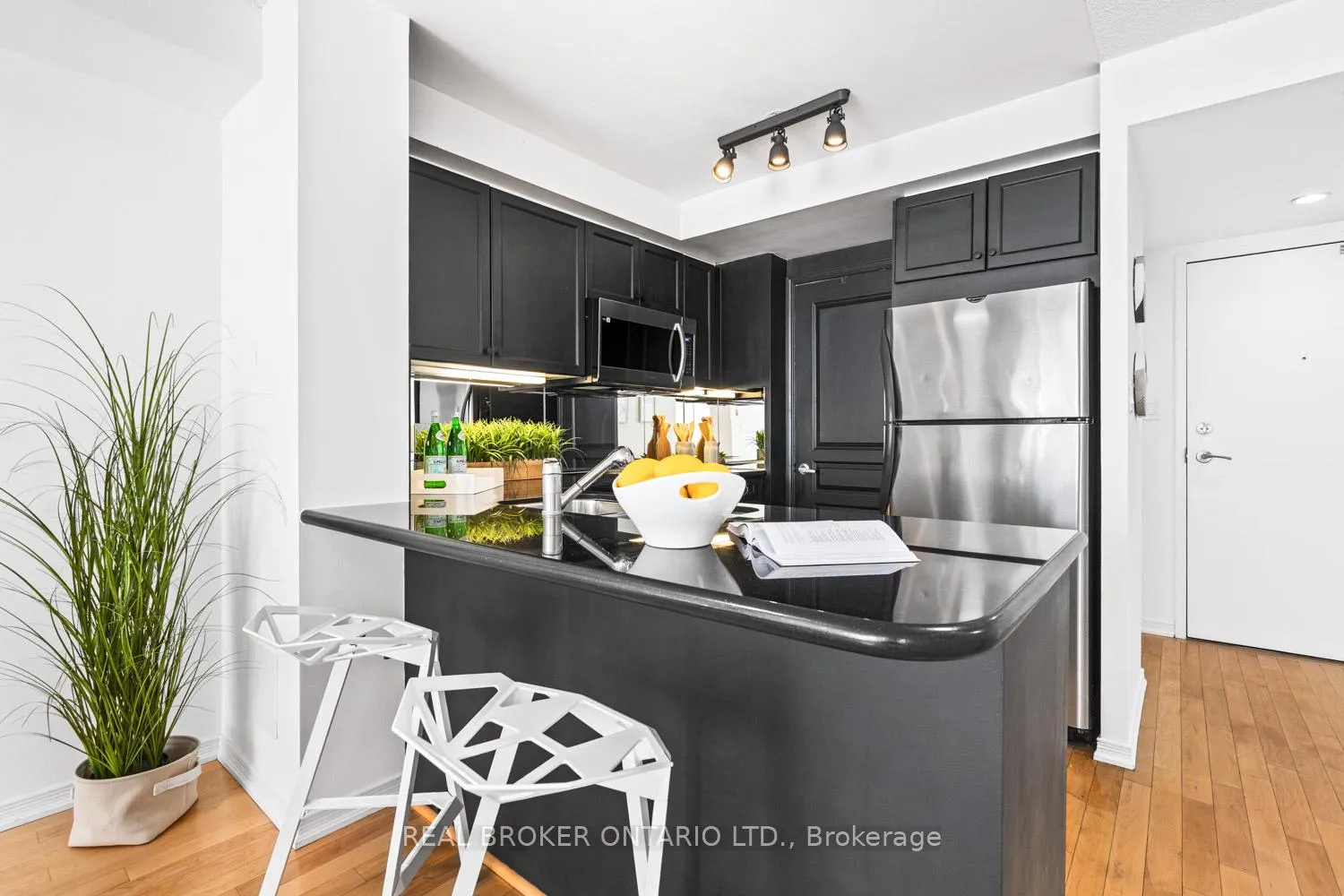 Photo 12 of Unit 204, 308 Palmerston Avenue, Toronto, Trinity-Bellwoods — HOMEH