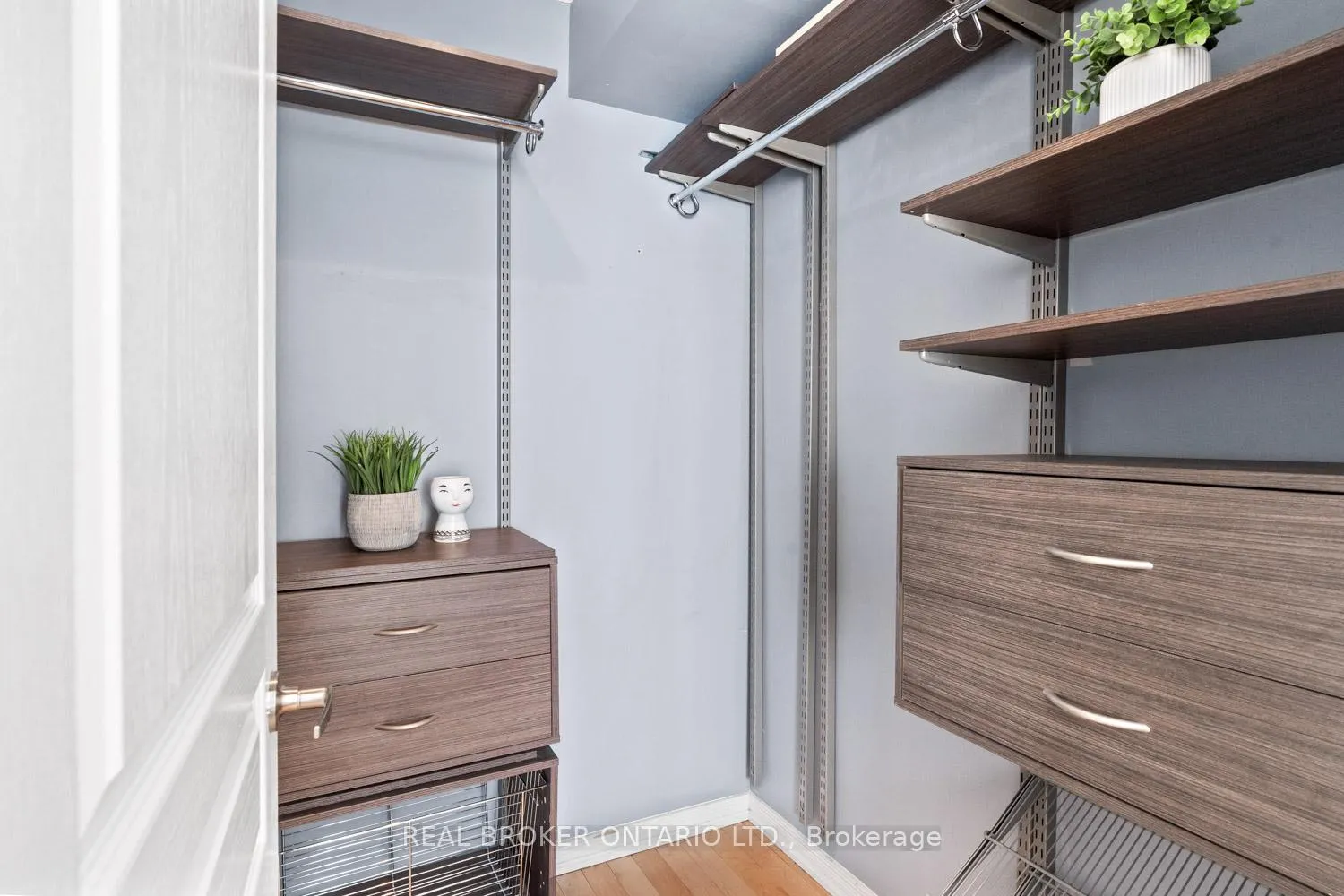 Photo 18 of Unit 204, 308 Palmerston Avenue, Toronto, Trinity-Bellwoods — HOMEH
