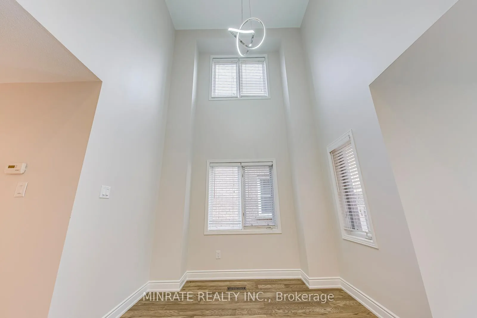 Photo 5 of 129 Harnesworth Crescent, Hamilton, Waterdown — HOMEH