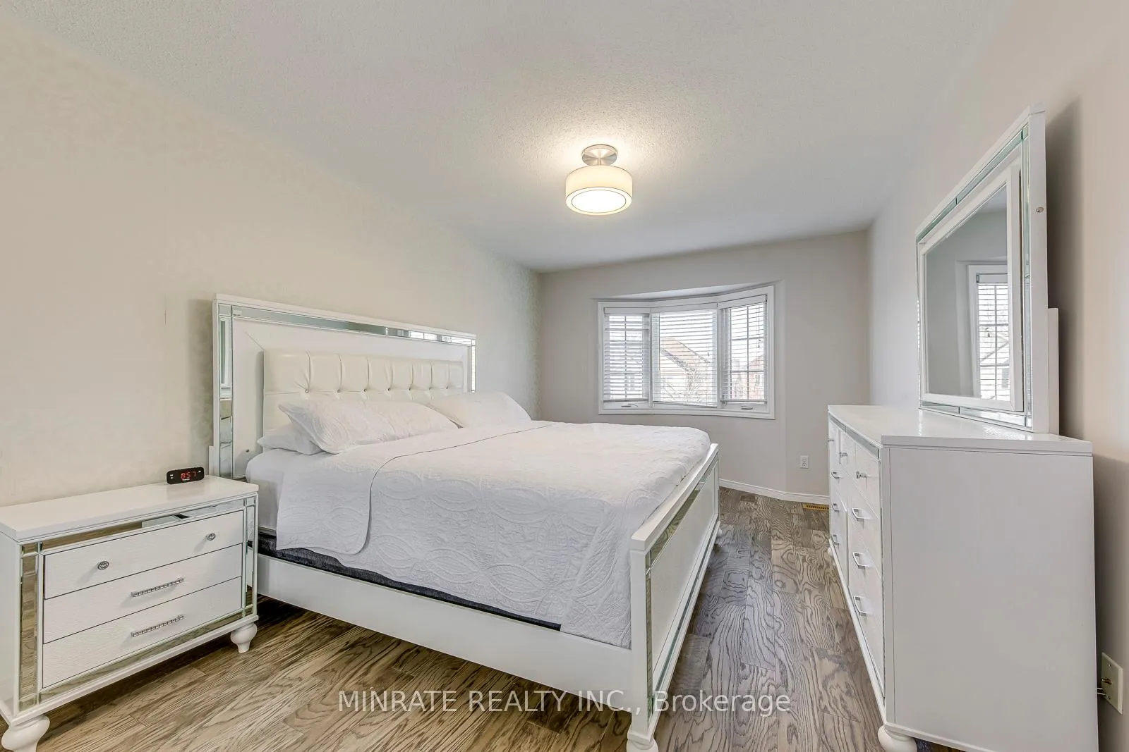 Photo 13 of 129 Harnesworth Crescent, Hamilton, Waterdown — HOMEH