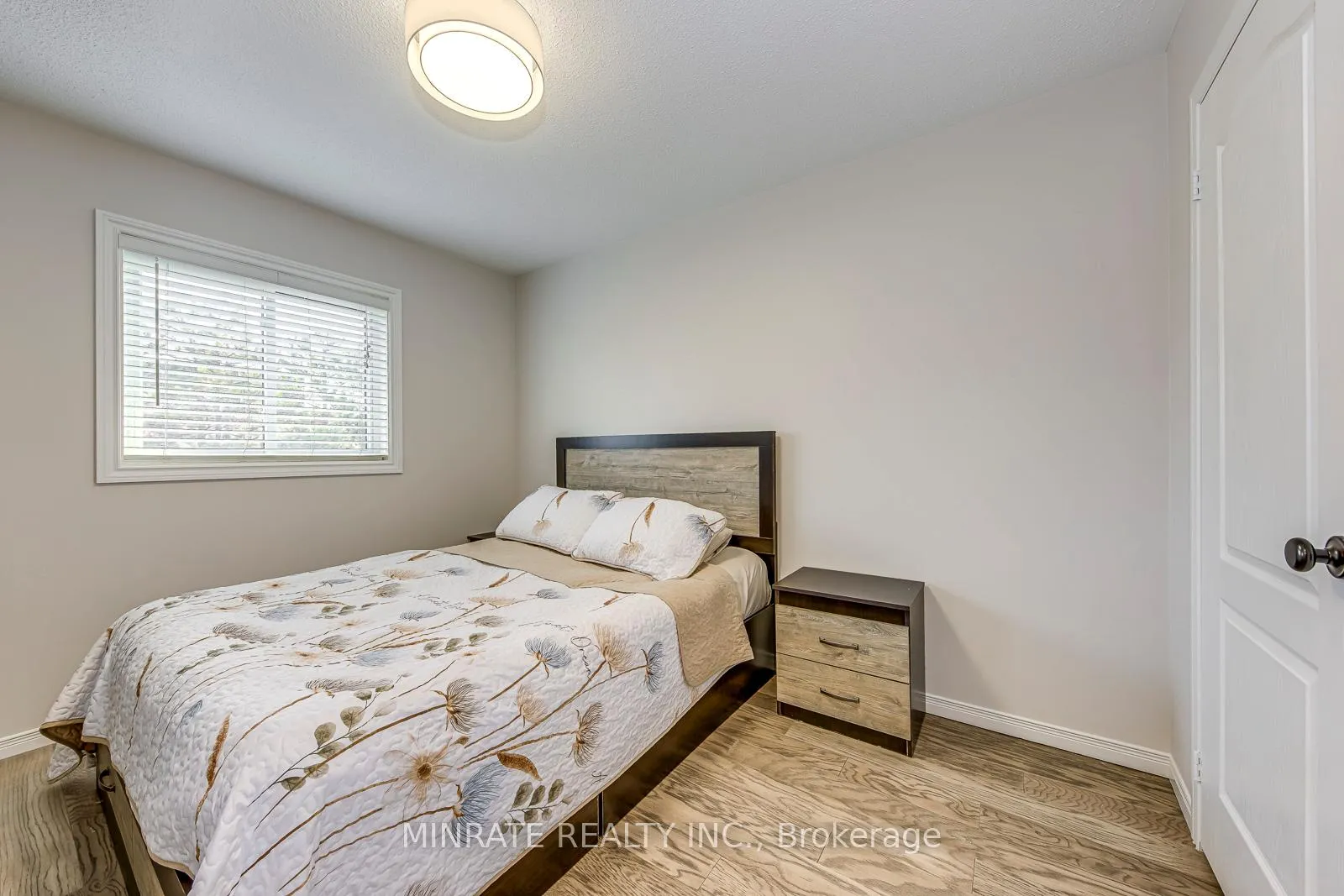 Photo 16 of 129 Harnesworth Crescent, Hamilton, Waterdown — HOMEH