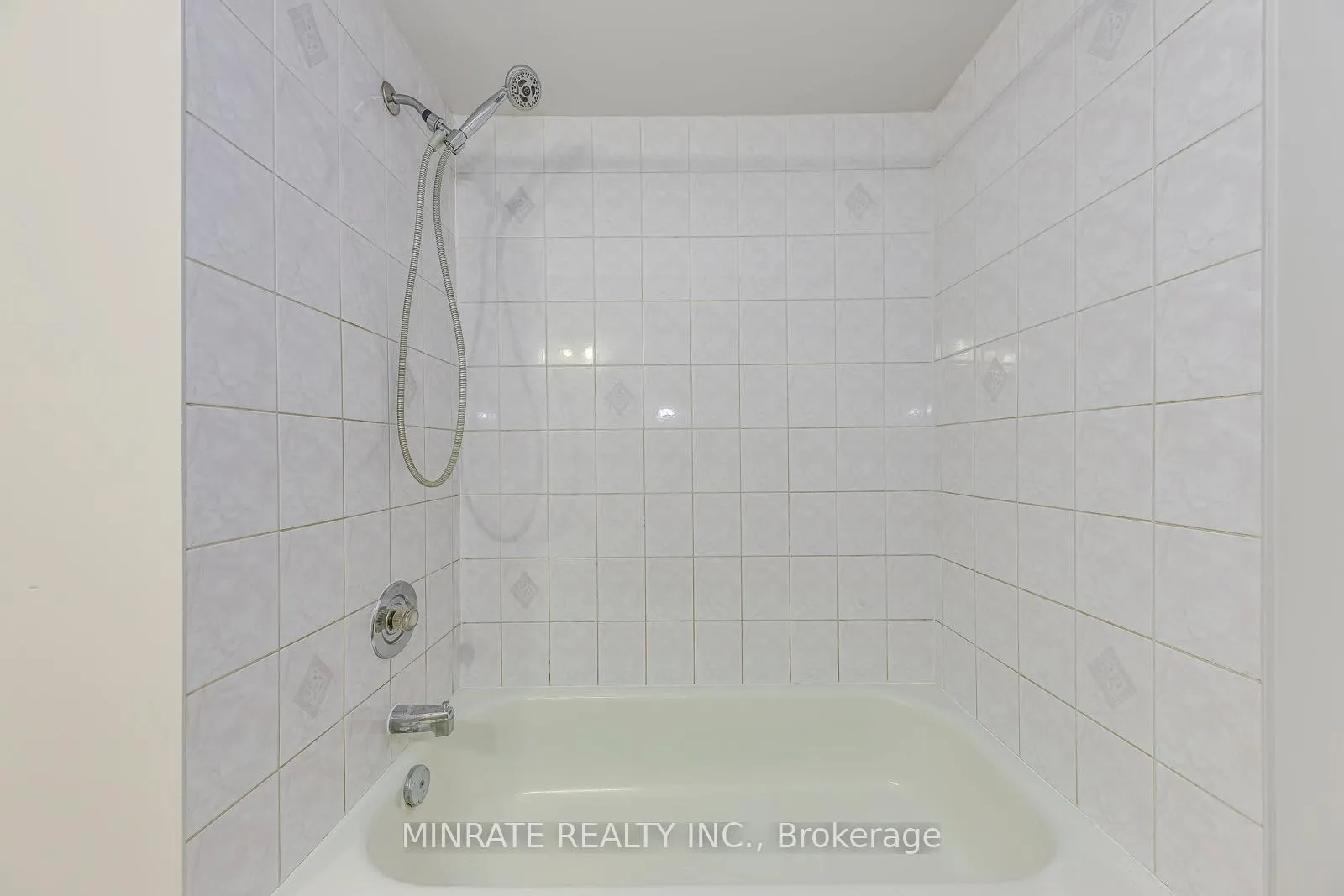 Photo 19 of 129 Harnesworth Crescent, Hamilton, Waterdown — HOMEH