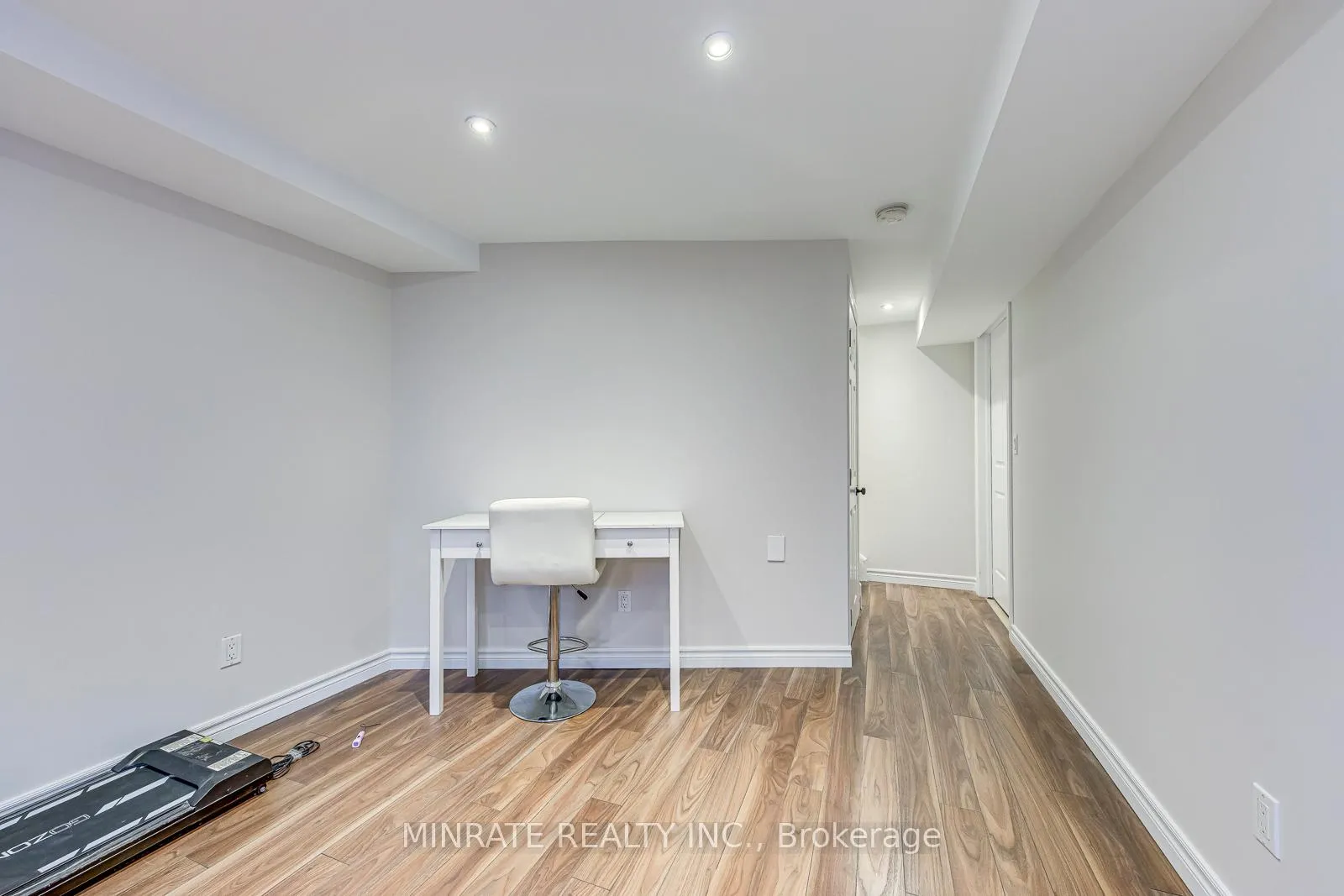 Photo 20 of 129 Harnesworth Crescent, Hamilton, Waterdown — HOMEH