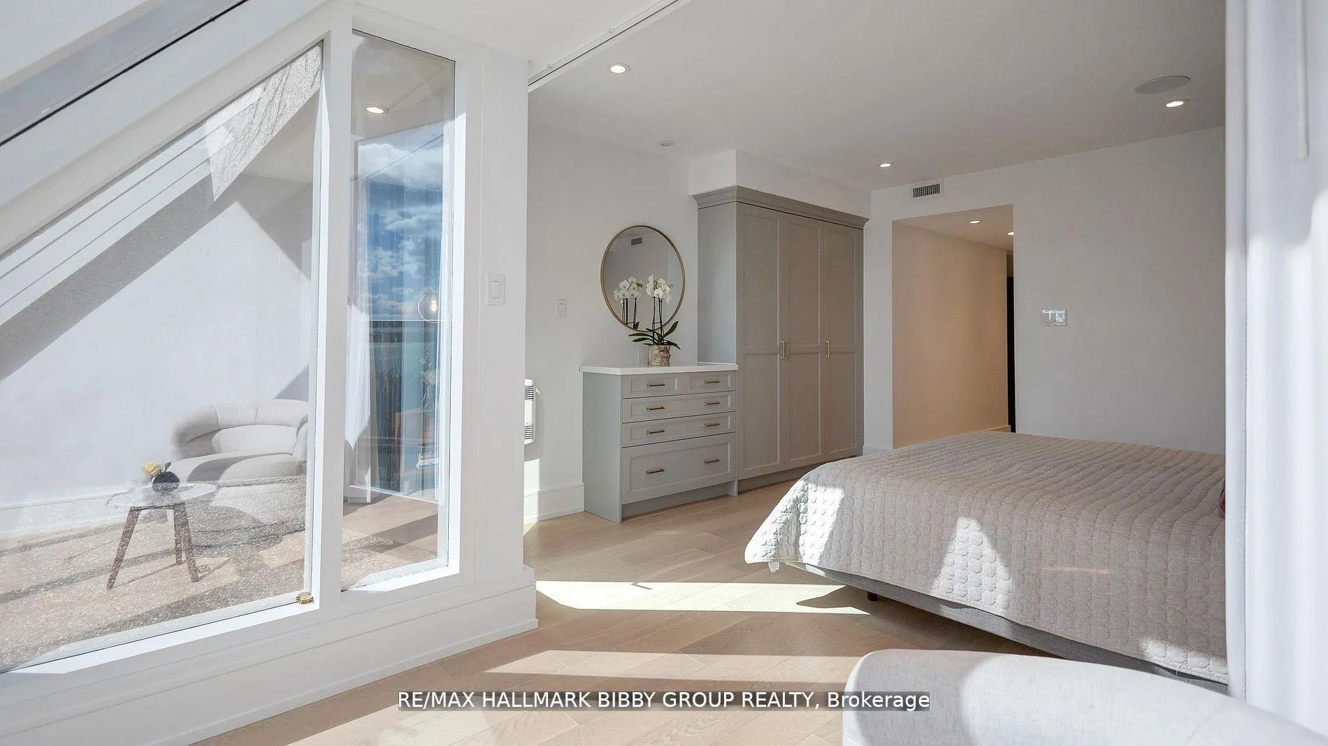 Photo 17 of Unit 613, 99 Harbour Square, Toronto, Waterfront Communities — HOMEH