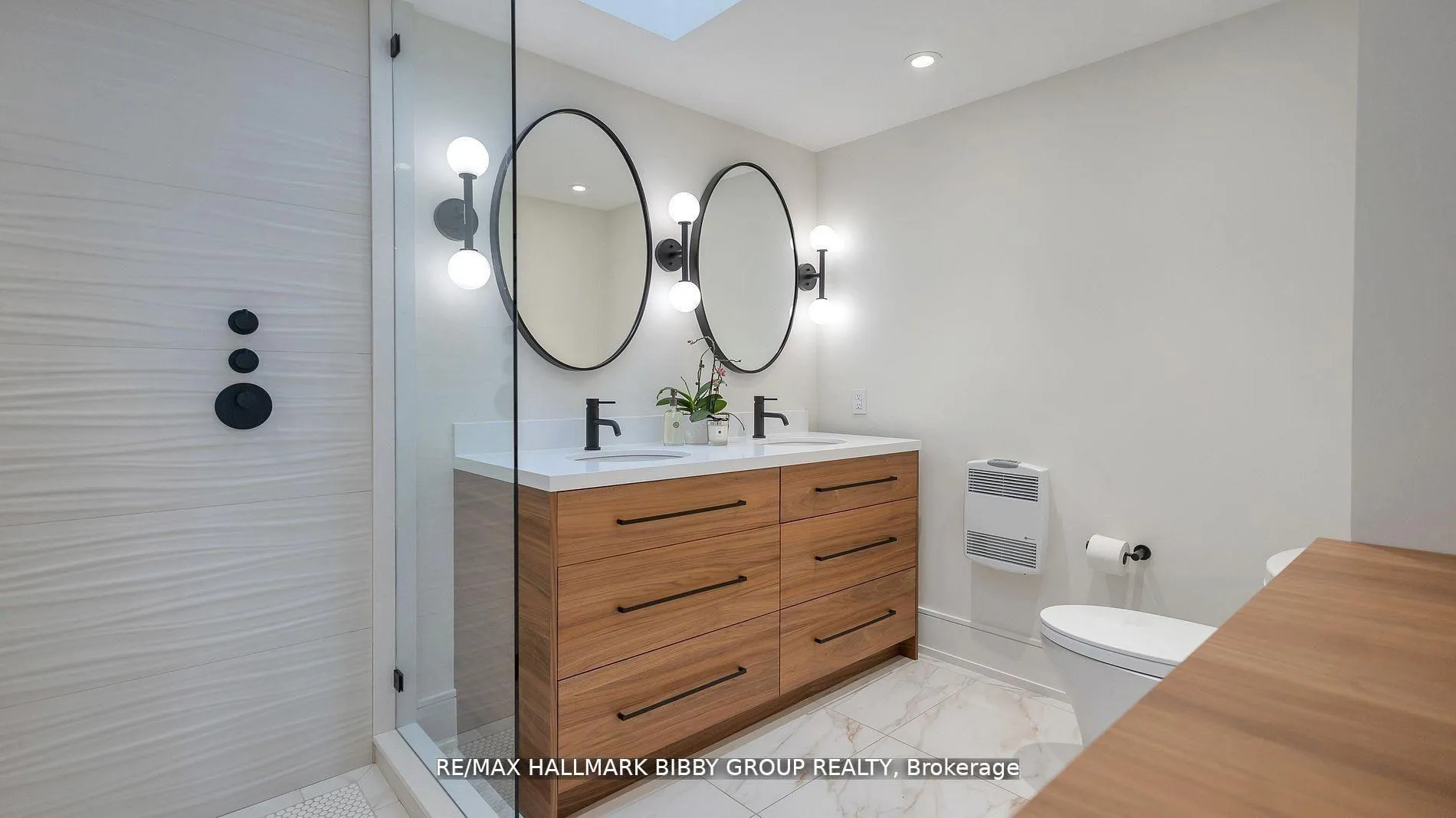 Photo 21 of Unit 613, 99 Harbour Square, Toronto, Waterfront Communities — HOMEH