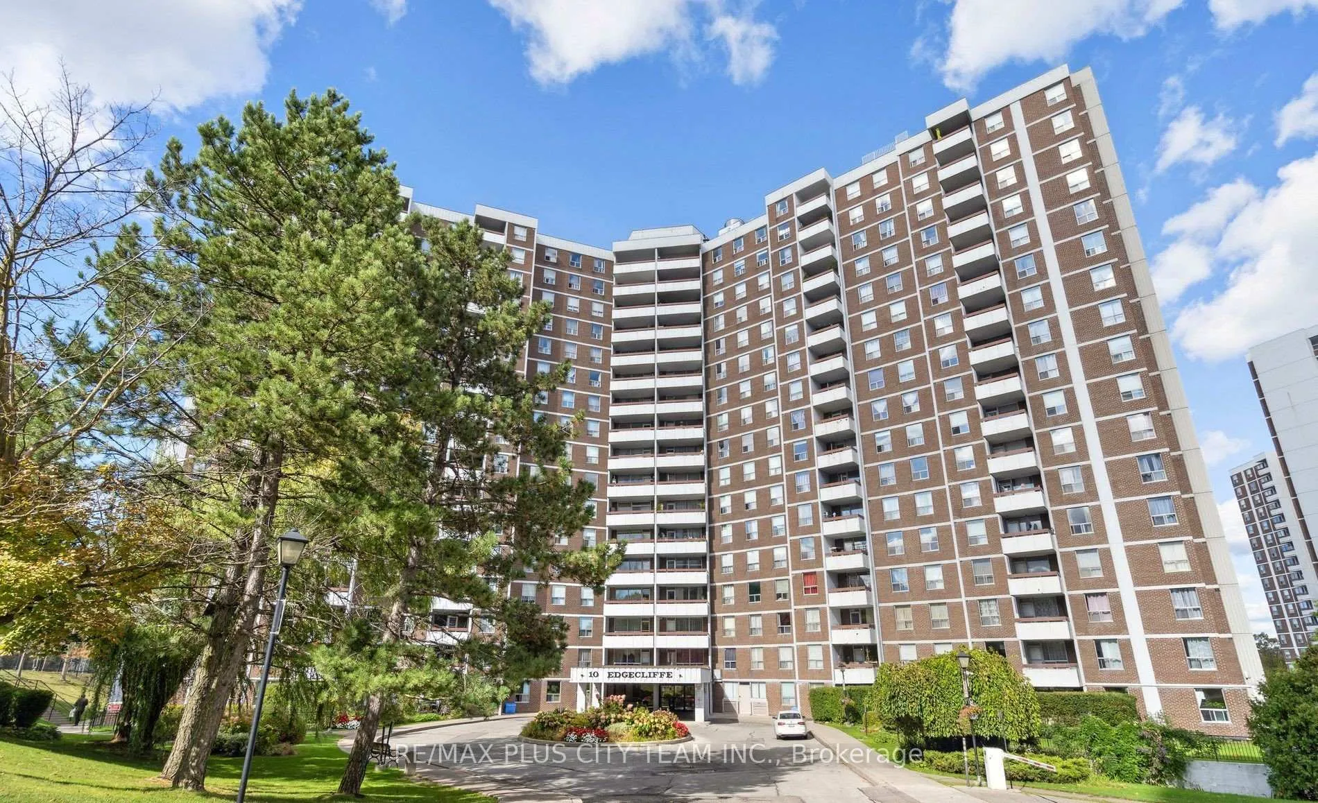 Photo 1 of Unit 909, 10 Edgecliff Golfway, Toronto, Flemingdon Park — HOMEH