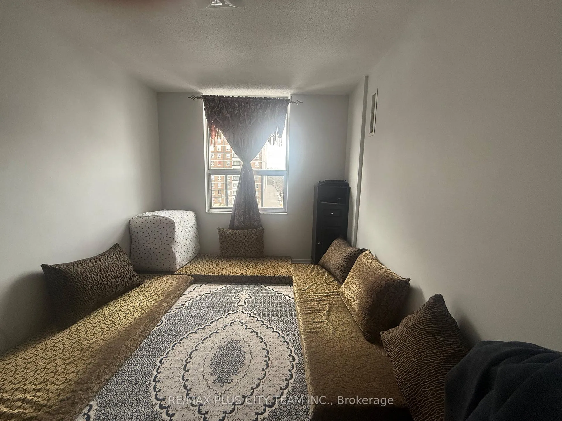 Photo 13 of Unit 909, 10 Edgecliff Golfway, Toronto, Flemingdon Park — HOMEH
