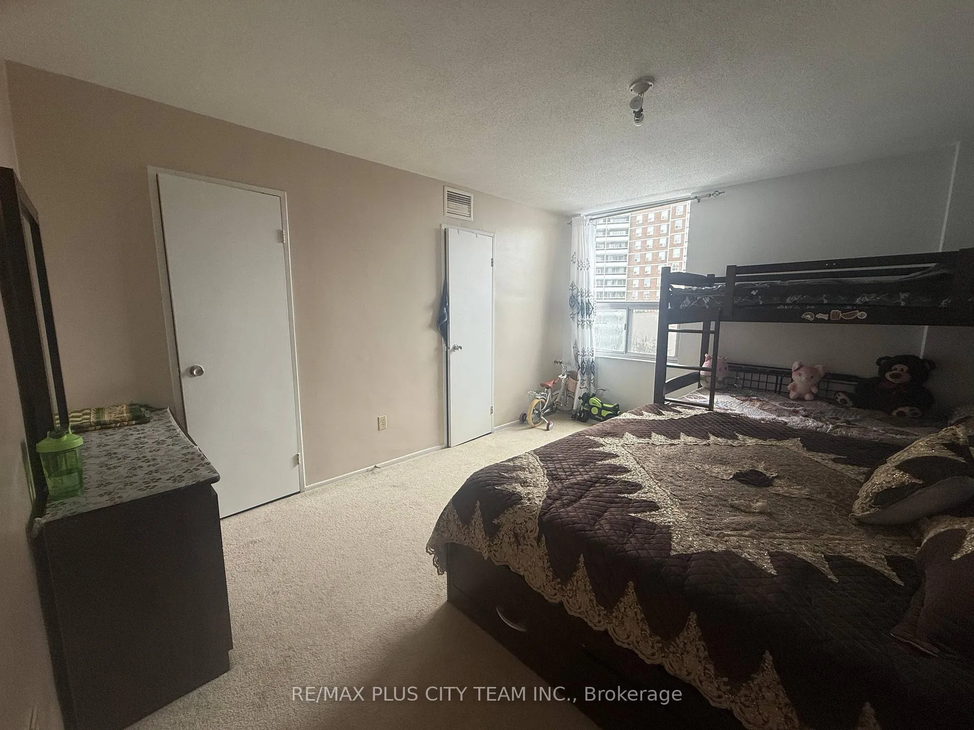 Photo 15 of Unit 909, 10 Edgecliff Golfway, Toronto, Flemingdon Park — HOMEH