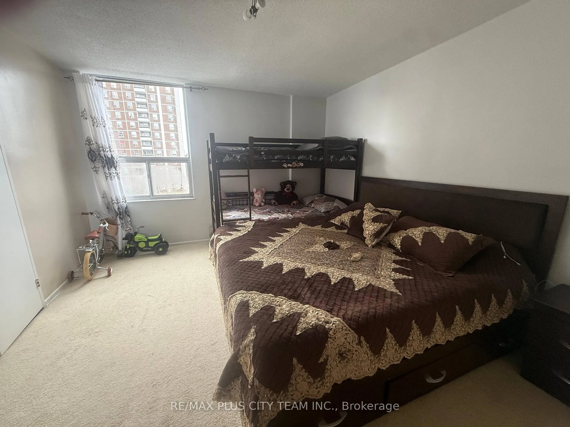 Photo 16 of Unit 909, 10 Edgecliff Golfway, Toronto, Flemingdon Park — HOMEH