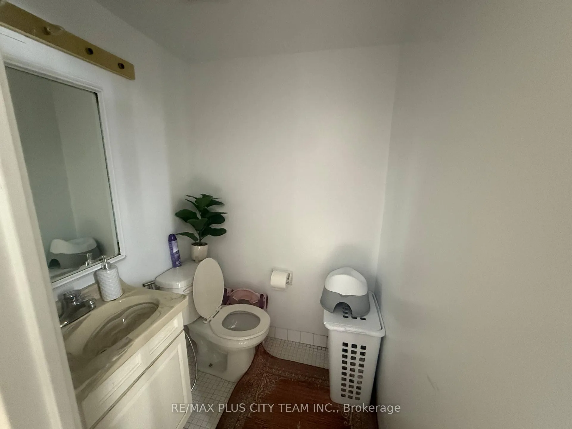 Photo 18 of Unit 909, 10 Edgecliff Golfway, Toronto, Flemingdon Park — HOMEH