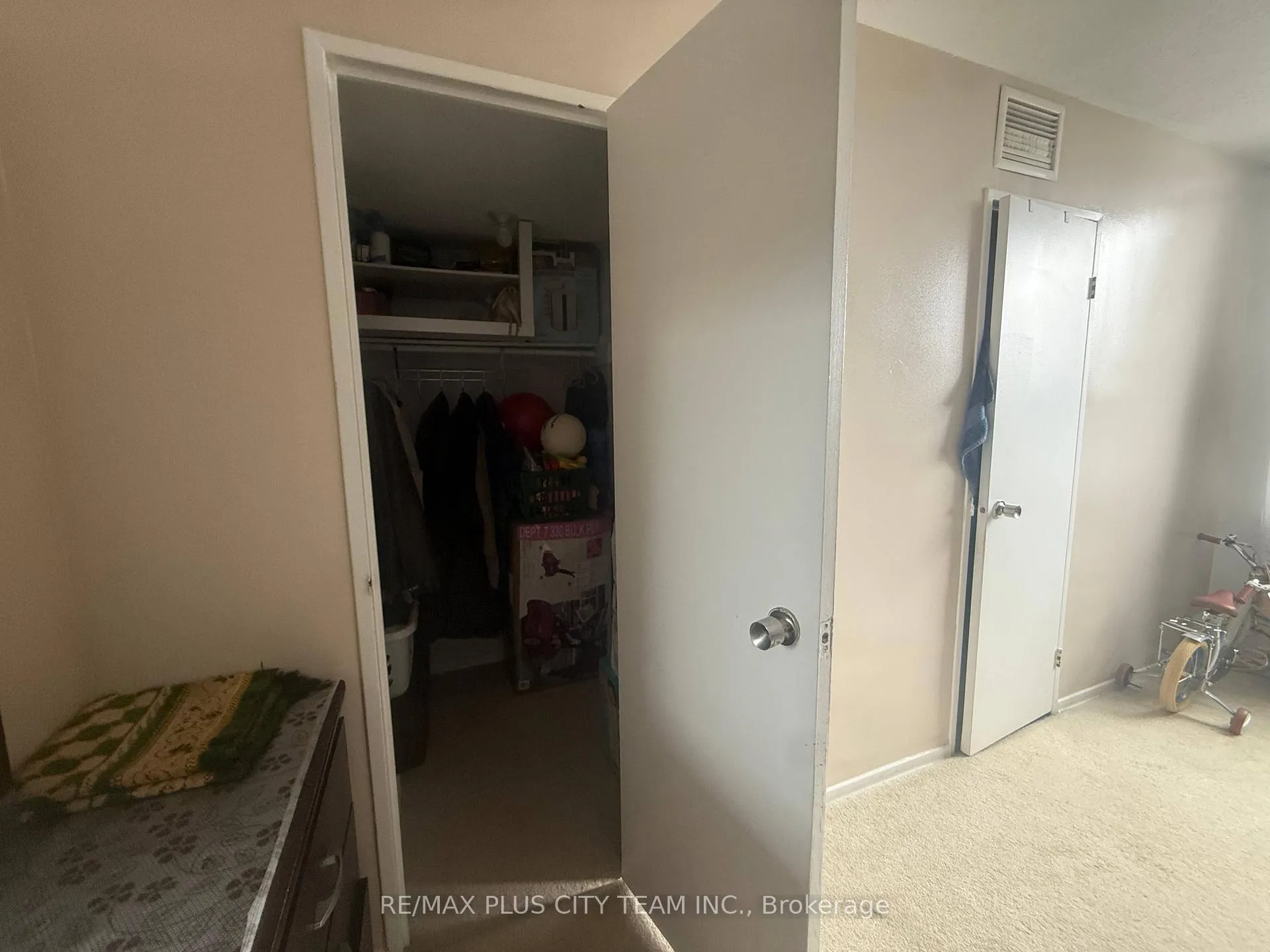 Photo 23 of Unit 909, 10 Edgecliff Golfway, Toronto, Flemingdon Park — HOMEH