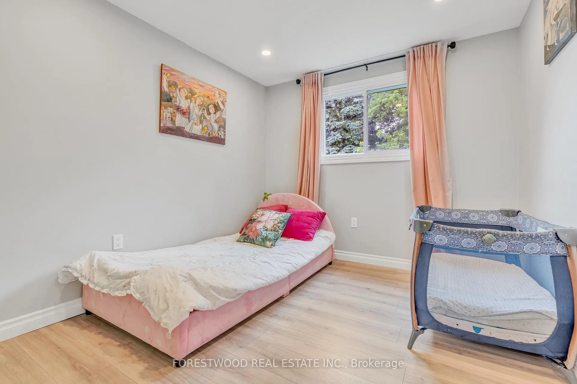 Photo 12 of 24 Argyle Road, Barrie, Sunnidale — HOMEH
