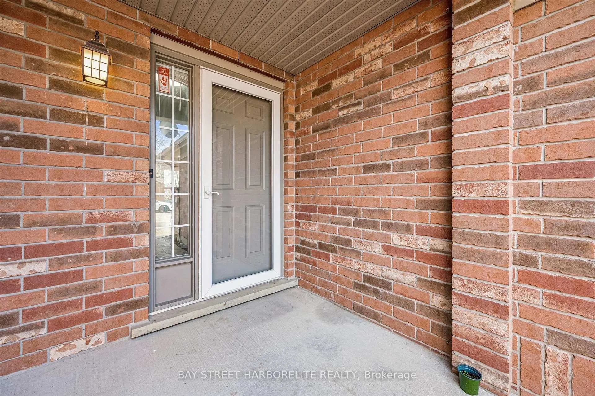 Photo 2 of 28 Eugene Drive, Guelph, Pineridge/Westminster Woods — HOMEH