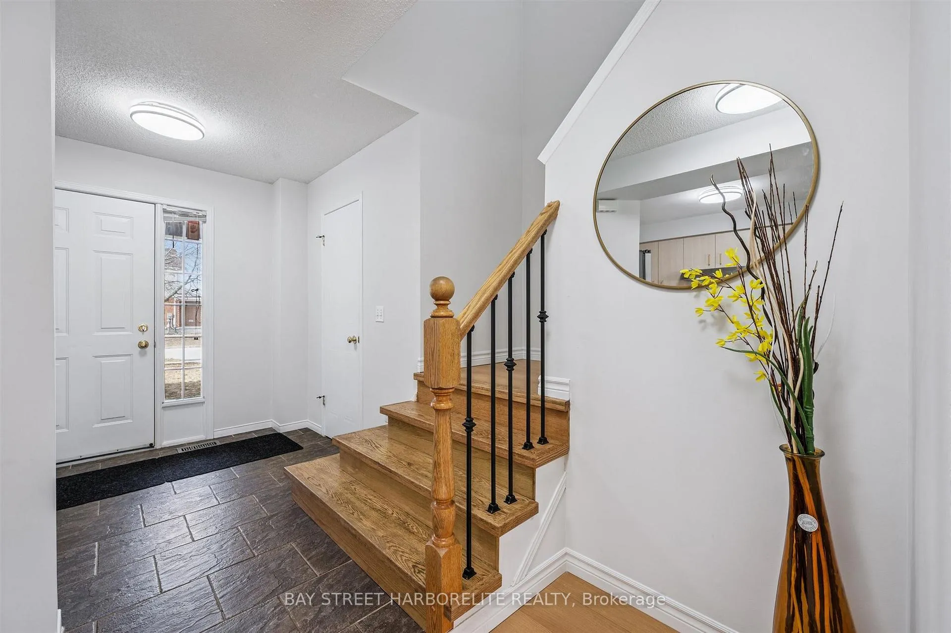 Photo 4 of 28 Eugene Drive, Guelph, Pineridge/Westminster Woods — HOMEH
