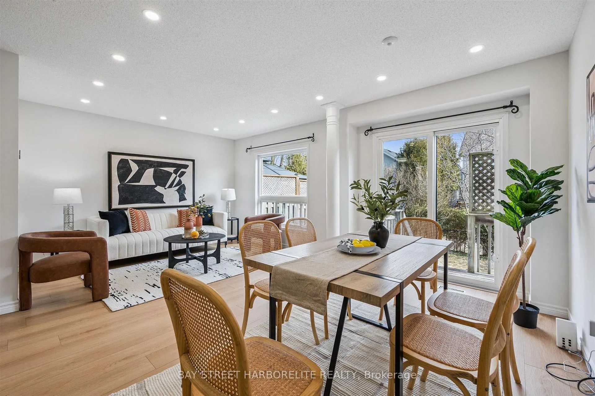 Photo 7 of 28 Eugene Drive, Guelph, Pineridge/Westminster Woods — HOMEH