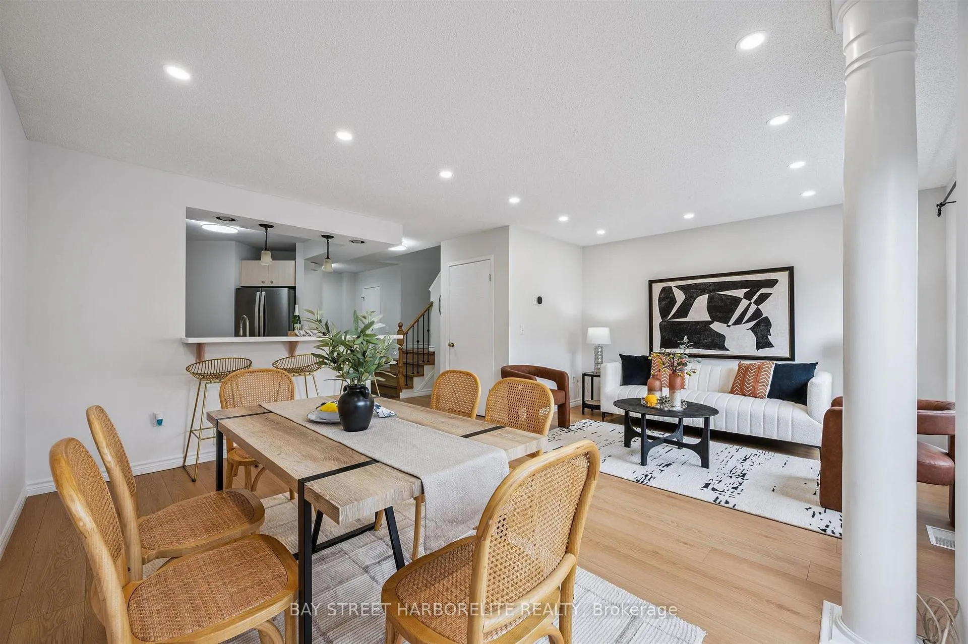 Photo 8 of 28 Eugene Drive, Guelph, Pineridge/Westminster Woods — HOMEH