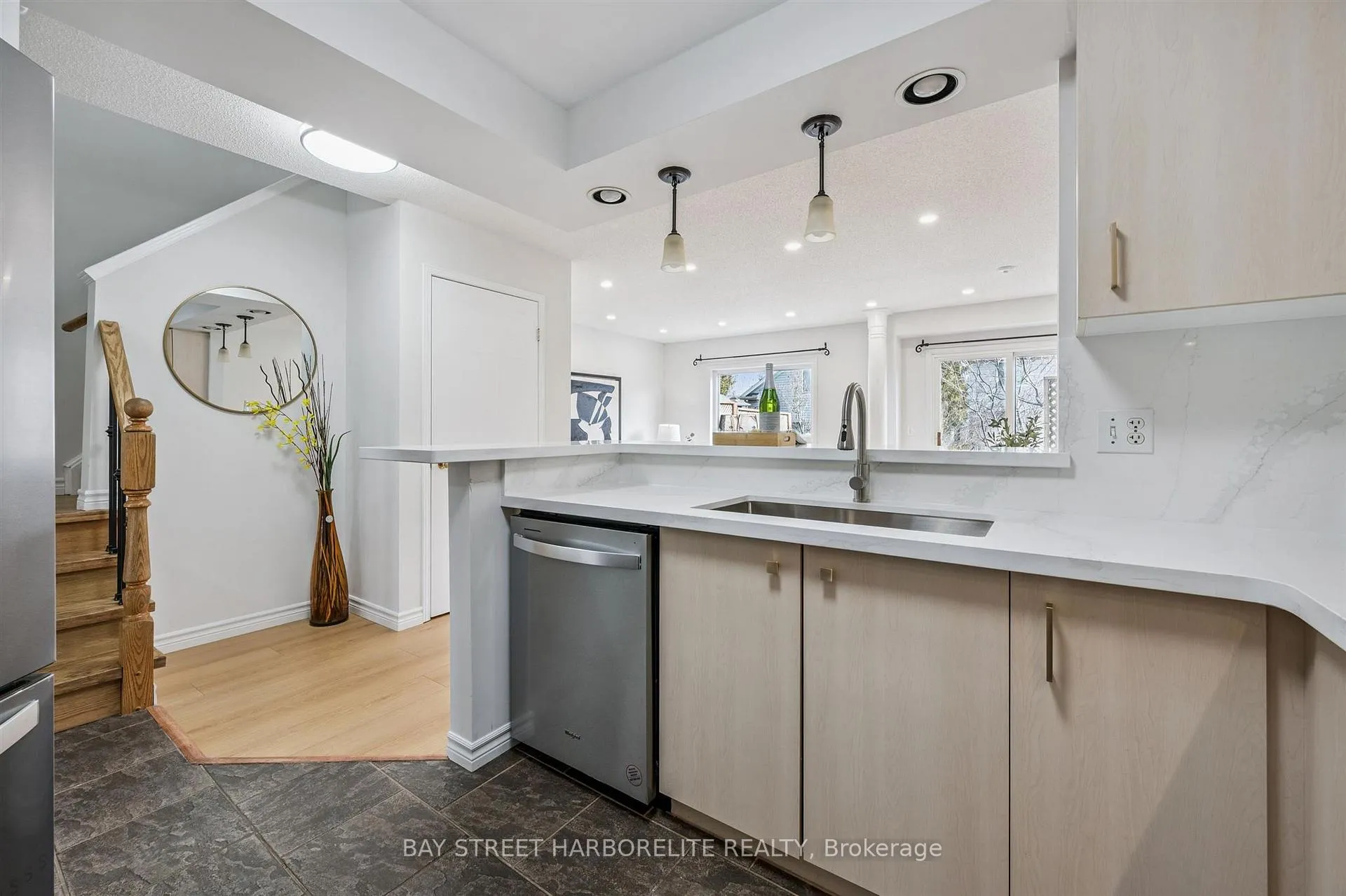 Photo 12 of 28 Eugene Drive, Guelph, Pineridge/Westminster Woods — HOMEH