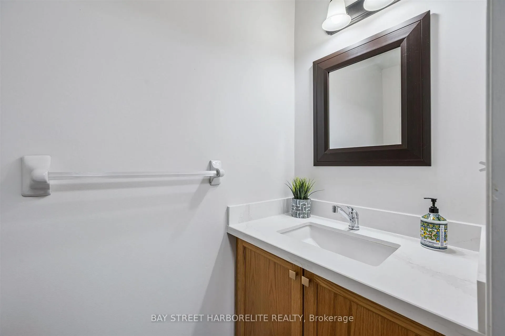 Photo 13 of 28 Eugene Drive, Guelph, Pineridge/Westminster Woods — HOMEH