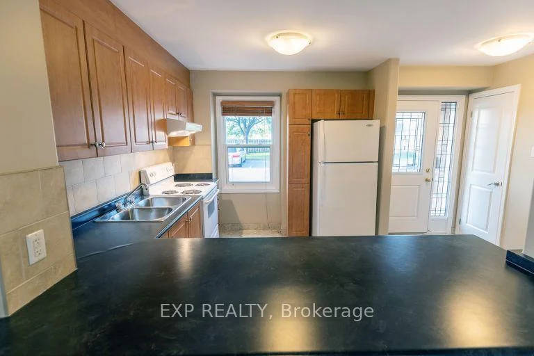 Photo 4 of Unit 7, 7591 Scholfield Road, Niagara Falls, Casey — HOMEH