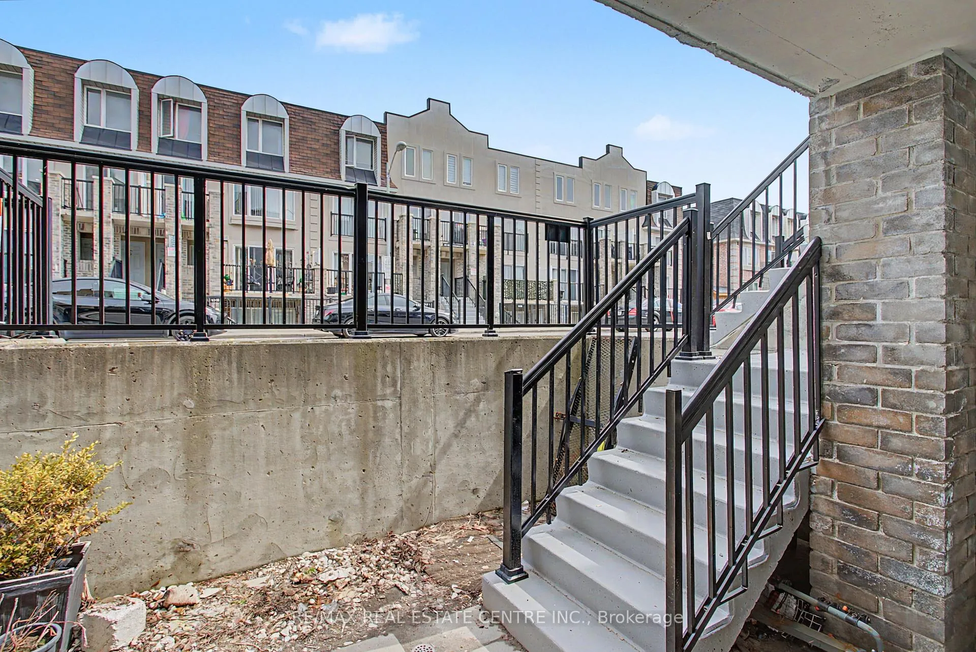 Photo 3 of Unit 1013, 85 George Appleton Way, North York, Downsview-Roding-CFB — HOMEH