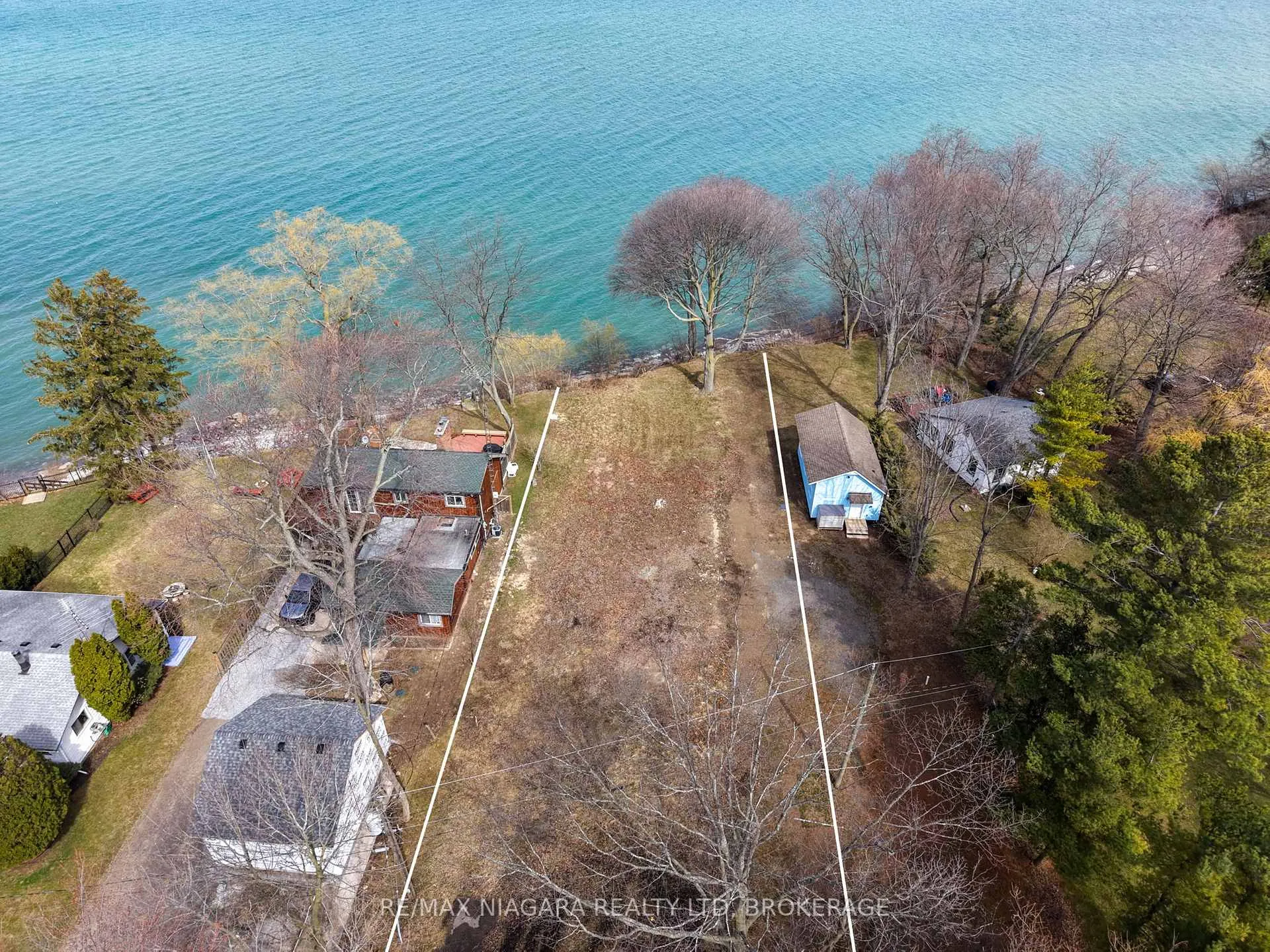 Photo 16 of 1204 Lakeshore Road W, St. Catharines, Rural Port — HOMEH