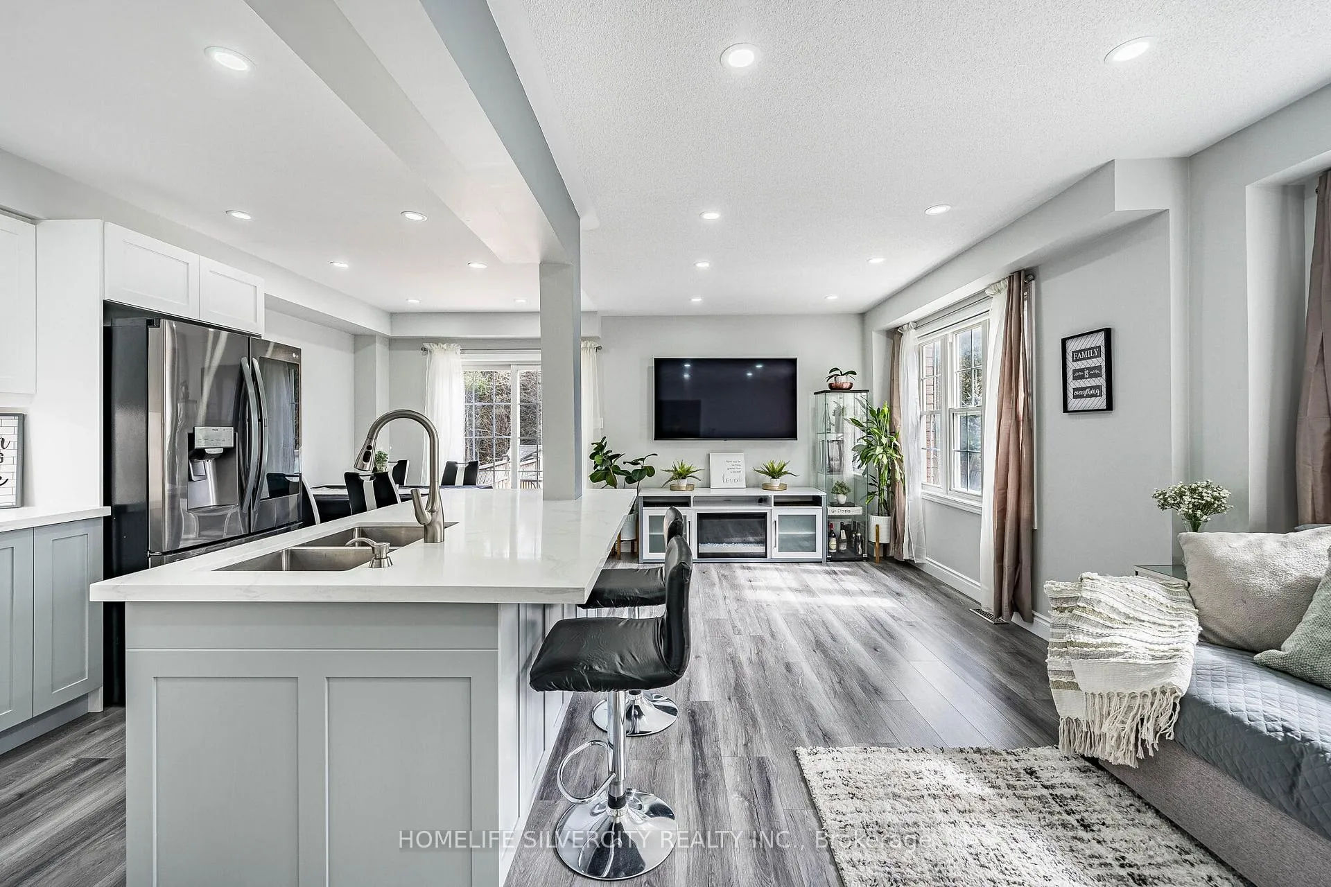 Photo 11 of 70 Toscana Drive, Whitby, Taunton North — HOMEH