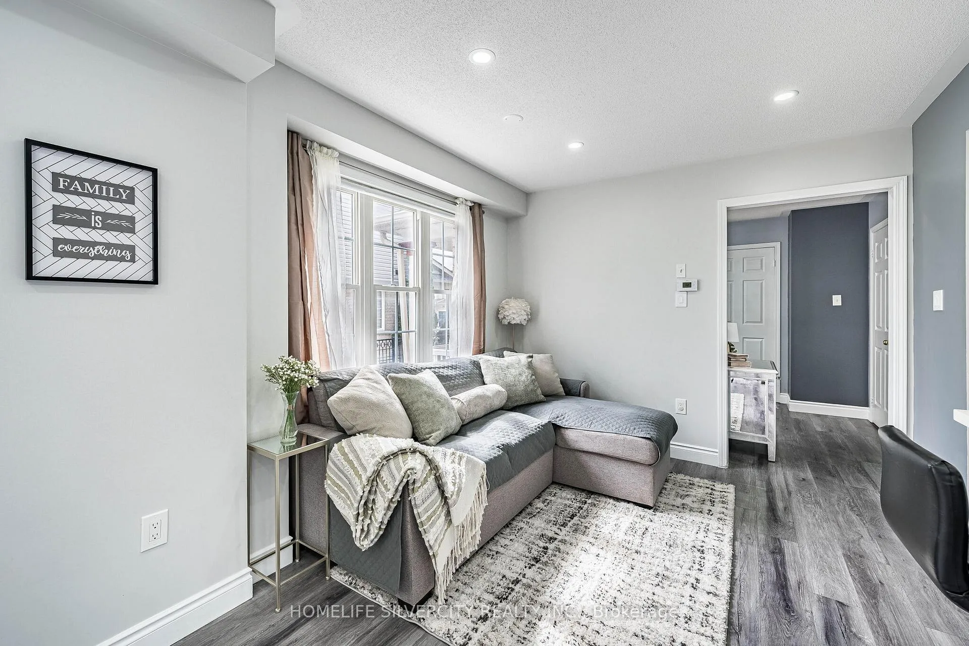 Photo 12 of 70 Toscana Drive, Whitby, Taunton North — HOMEH