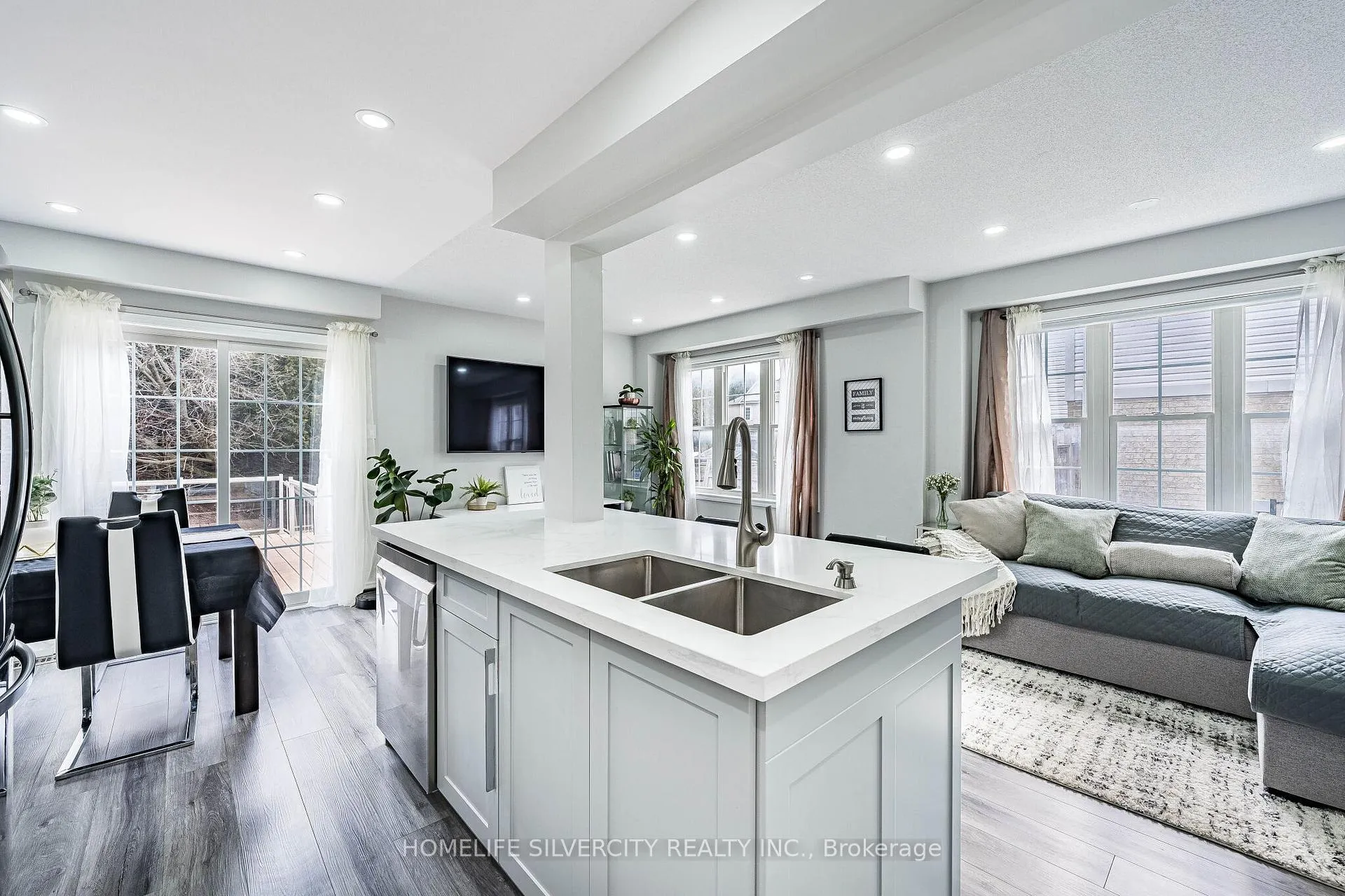 Photo 17 of 70 Toscana Drive, Whitby, Taunton North — HOMEH