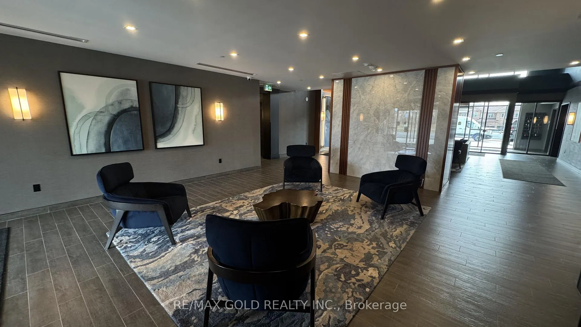 Photo 3 of Unit 404, 460 Dundas Street E, Hamilton, Waterdown — HOMEH
