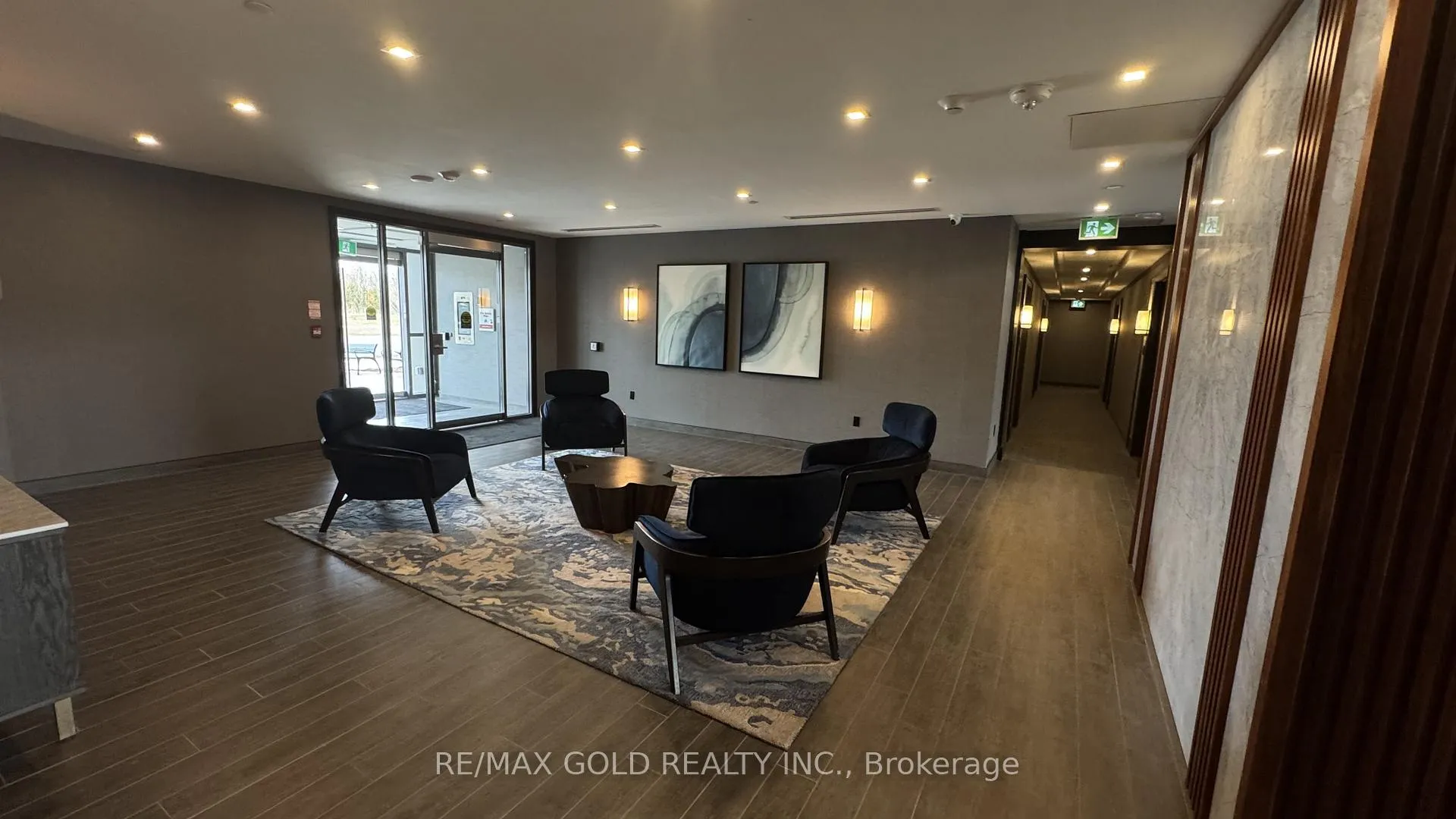 Photo 4 of Unit 404, 460 Dundas Street E, Hamilton, Waterdown — HOMEH