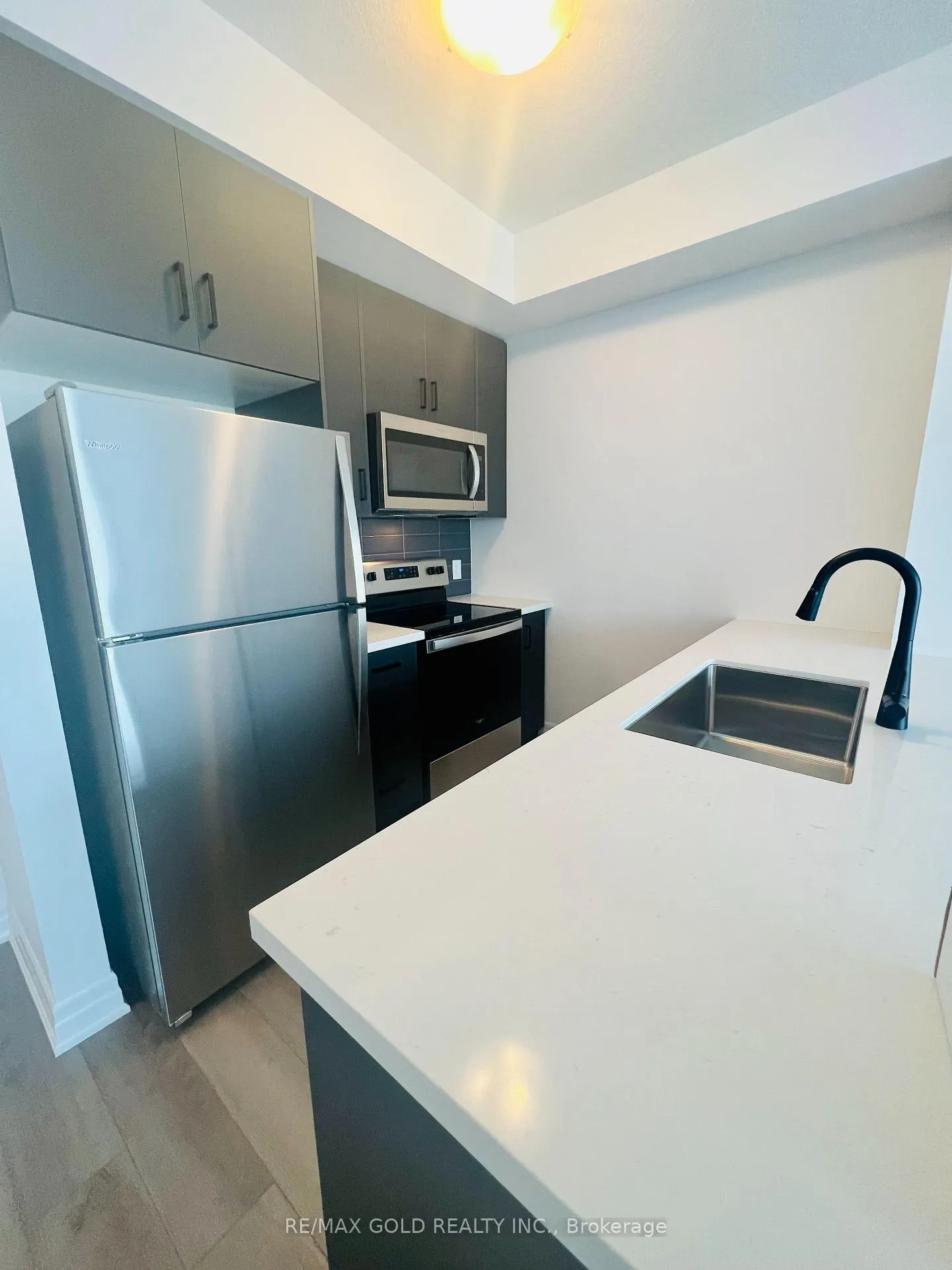 Photo 7 of Unit 404, 460 Dundas Street E, Hamilton, Waterdown — HOMEH